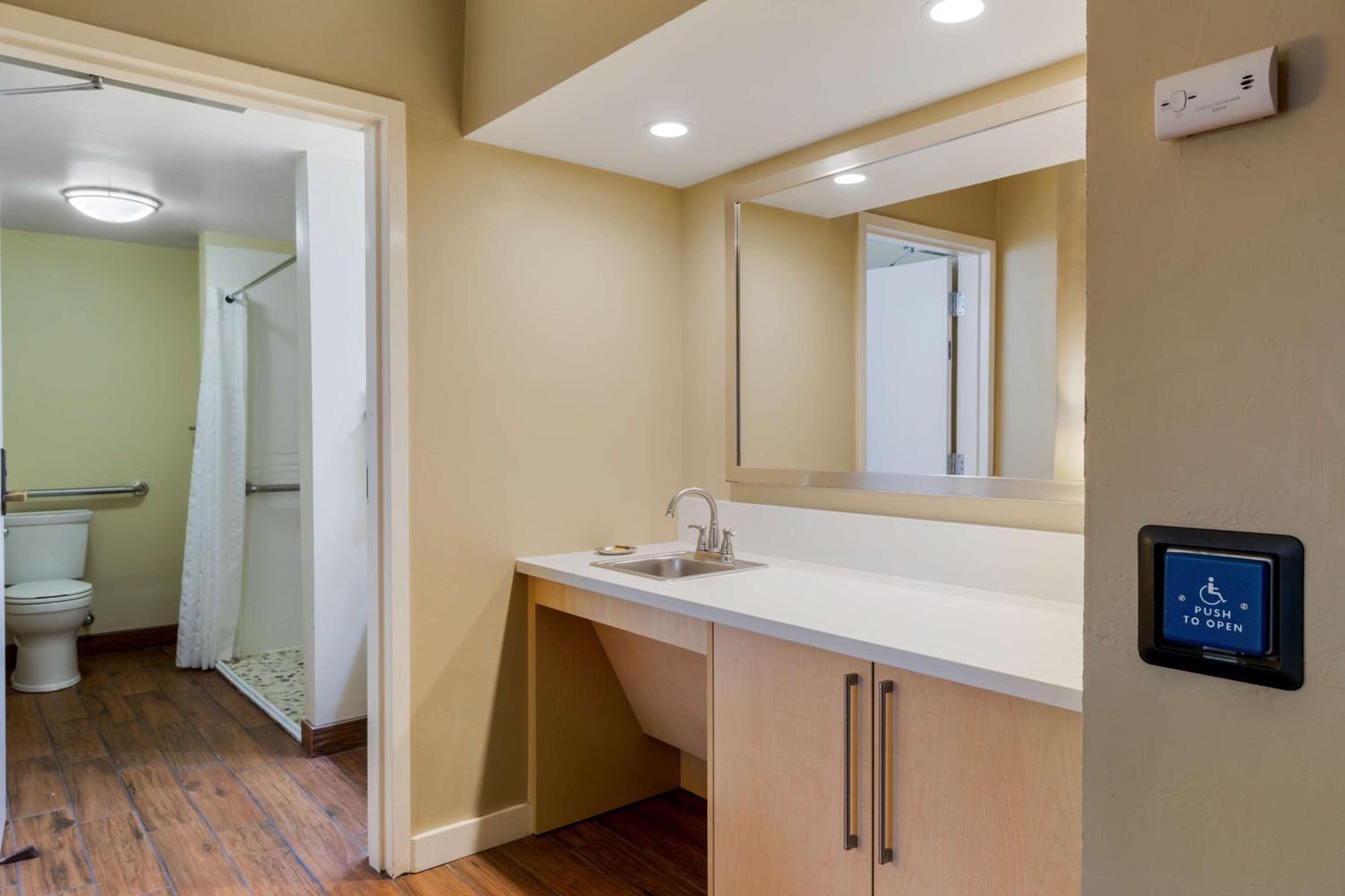 King Suite with Roll-In Shower and Sofa Bed - Disability Access/Non-Smoking - Photo 13