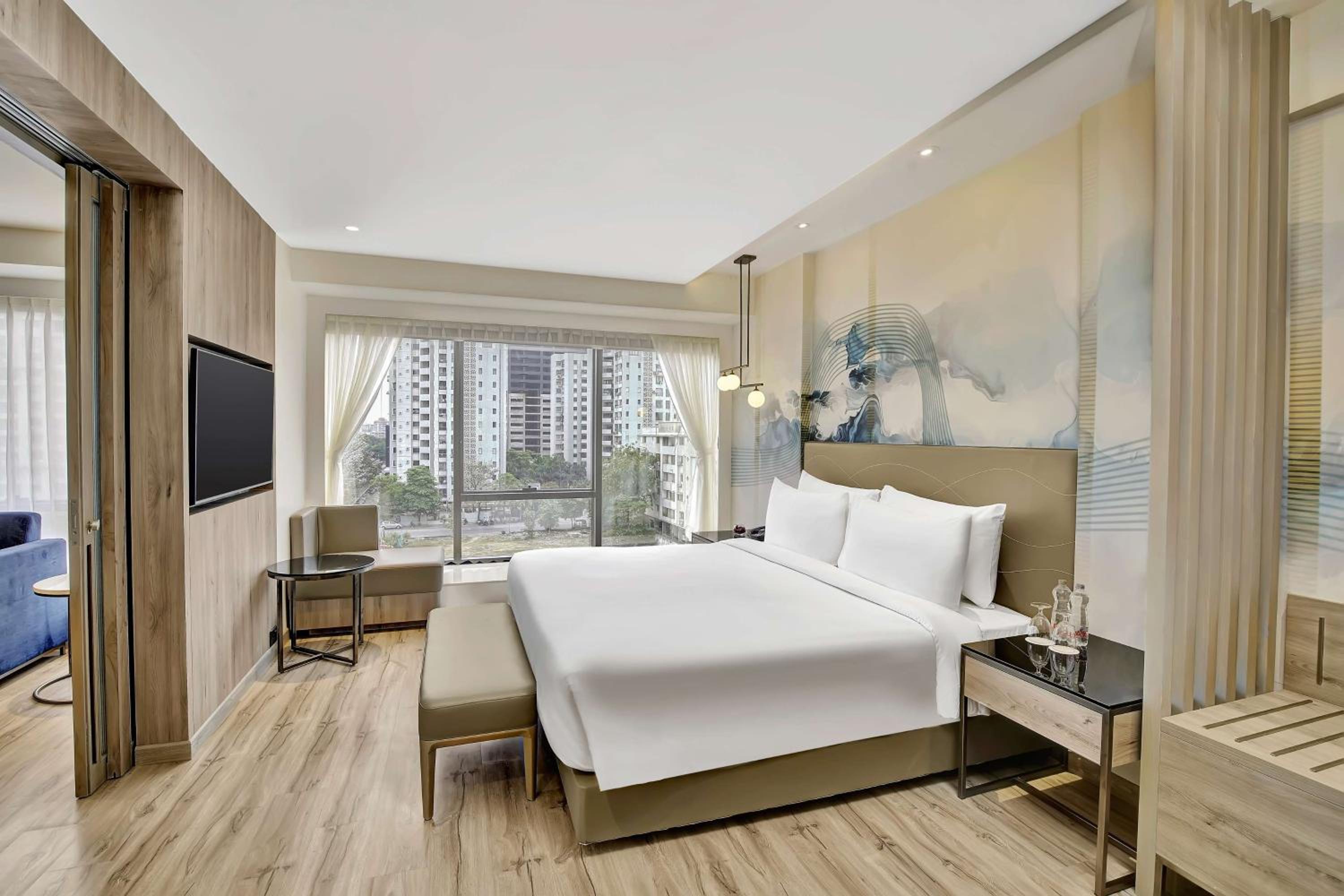 Suite Room - Photo 1