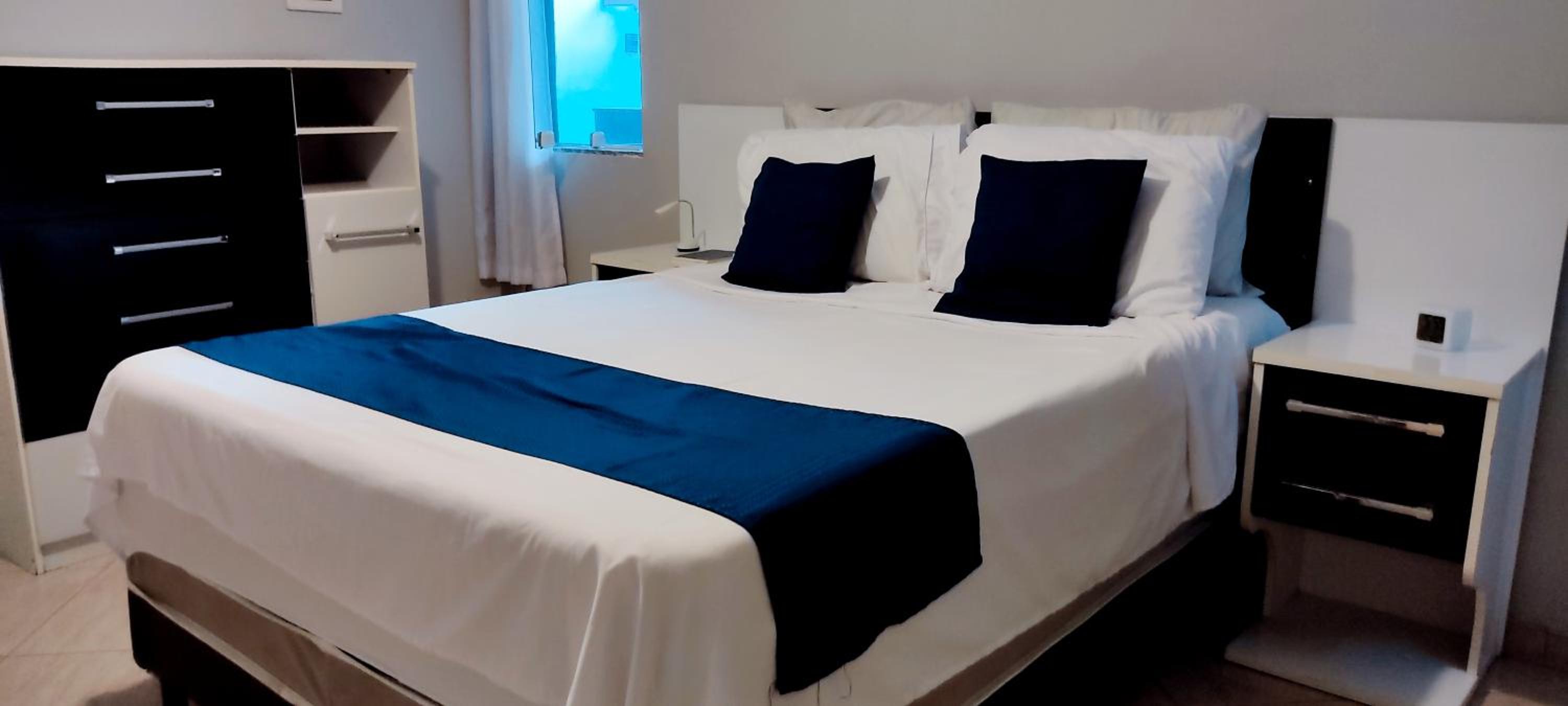 Large Double Room - Photo 8