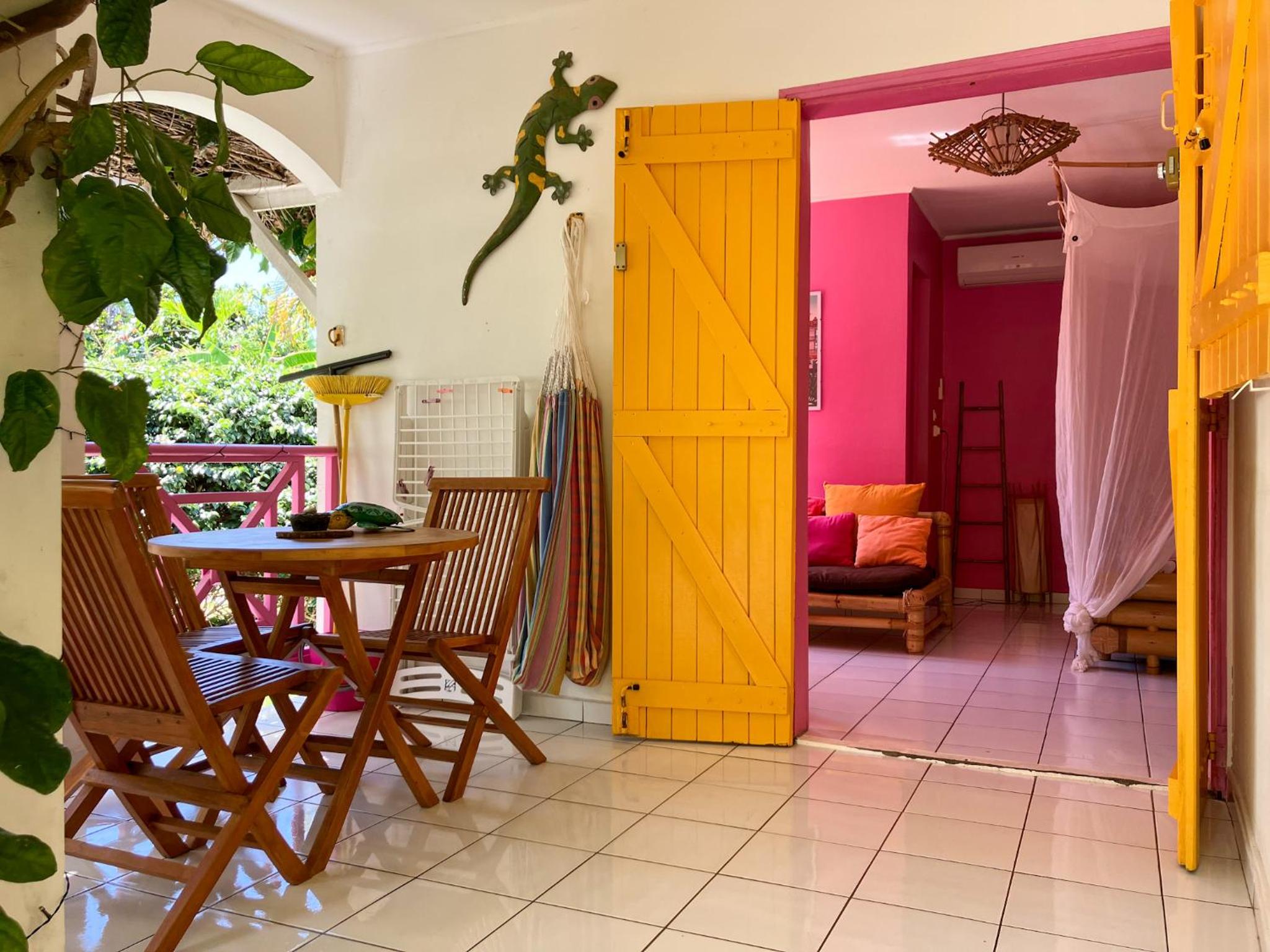 Studio Apartment photo 2