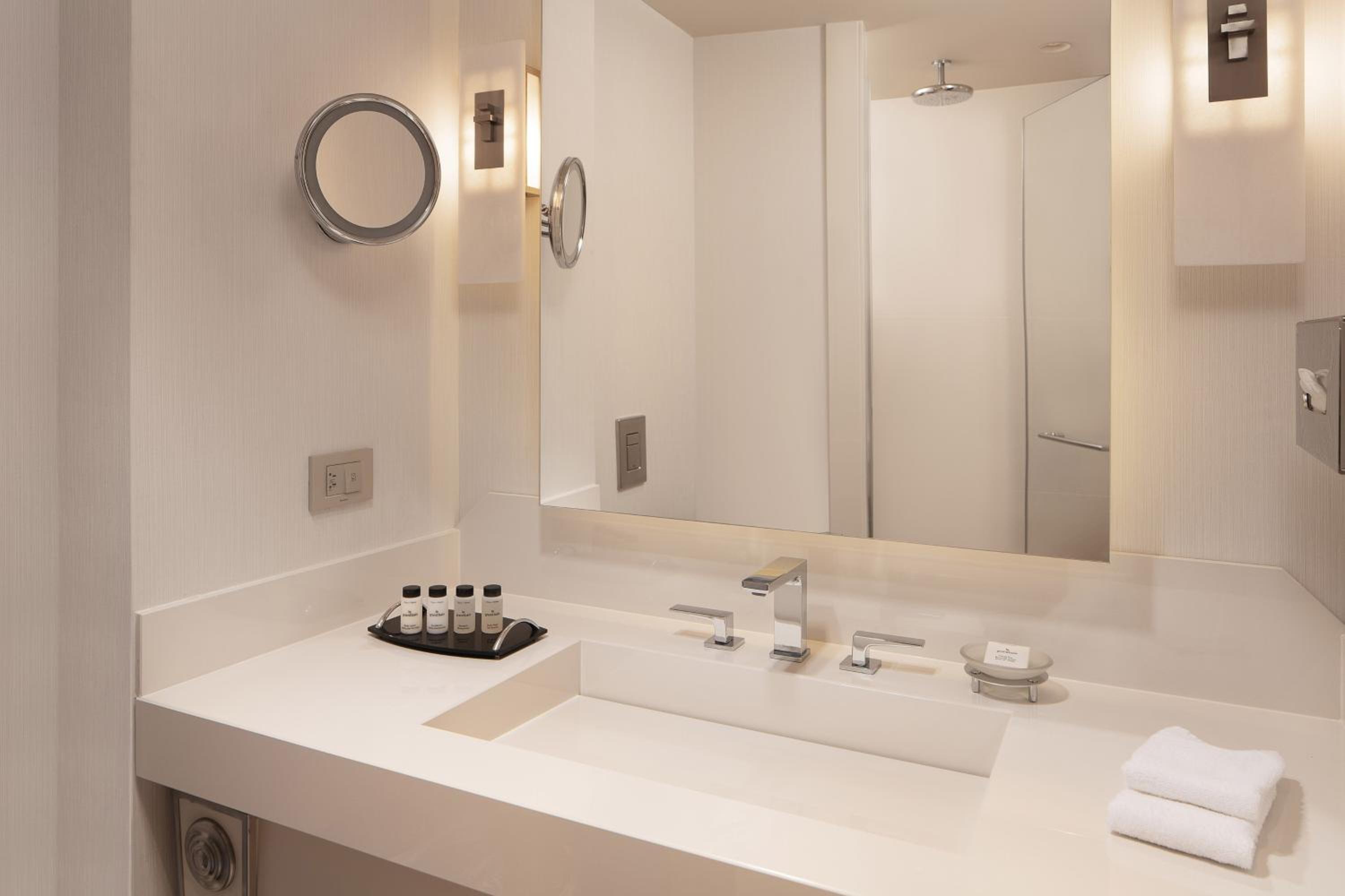 Premium Club Twin Room with Club Lounge Access