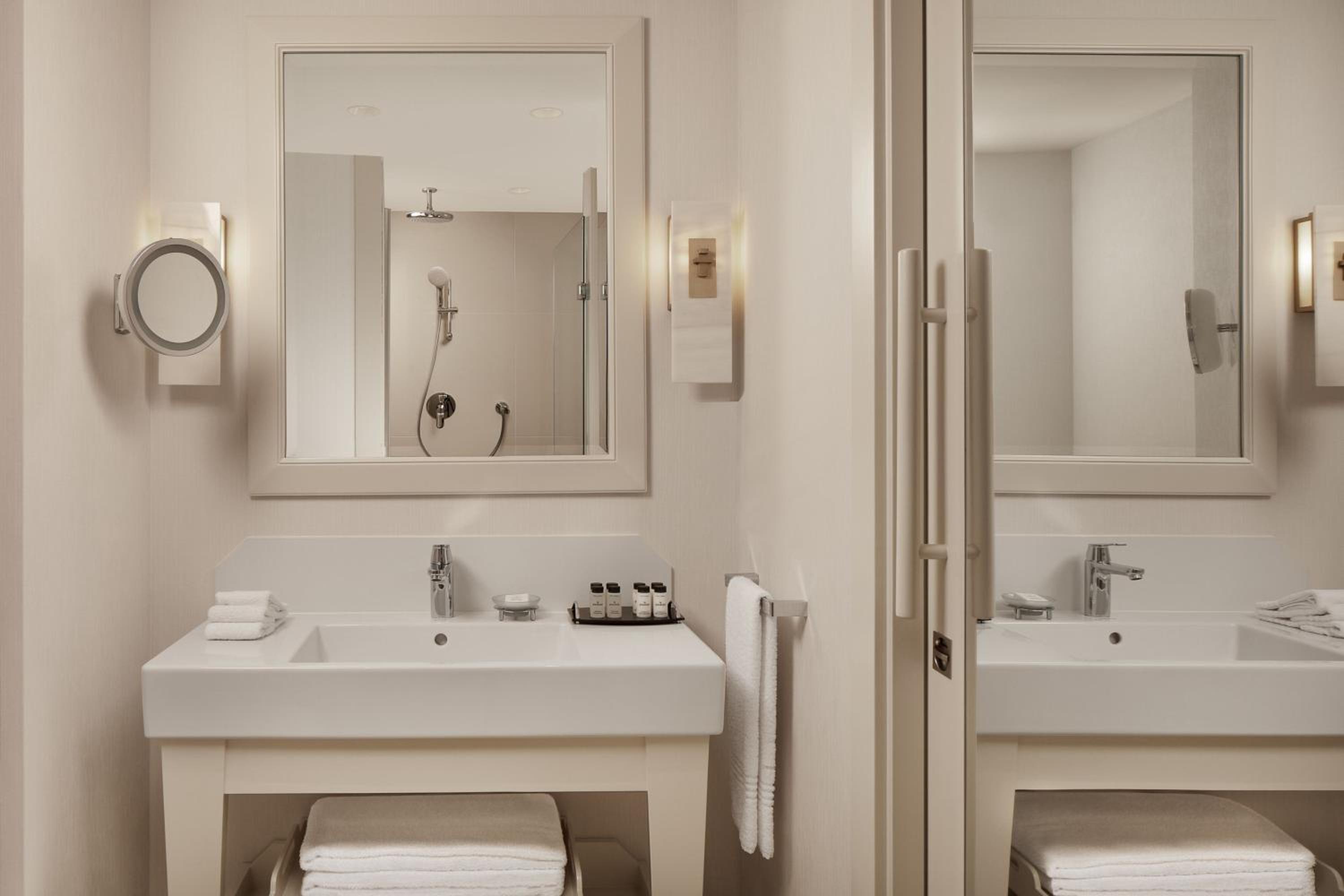 Classic Double Room with City View