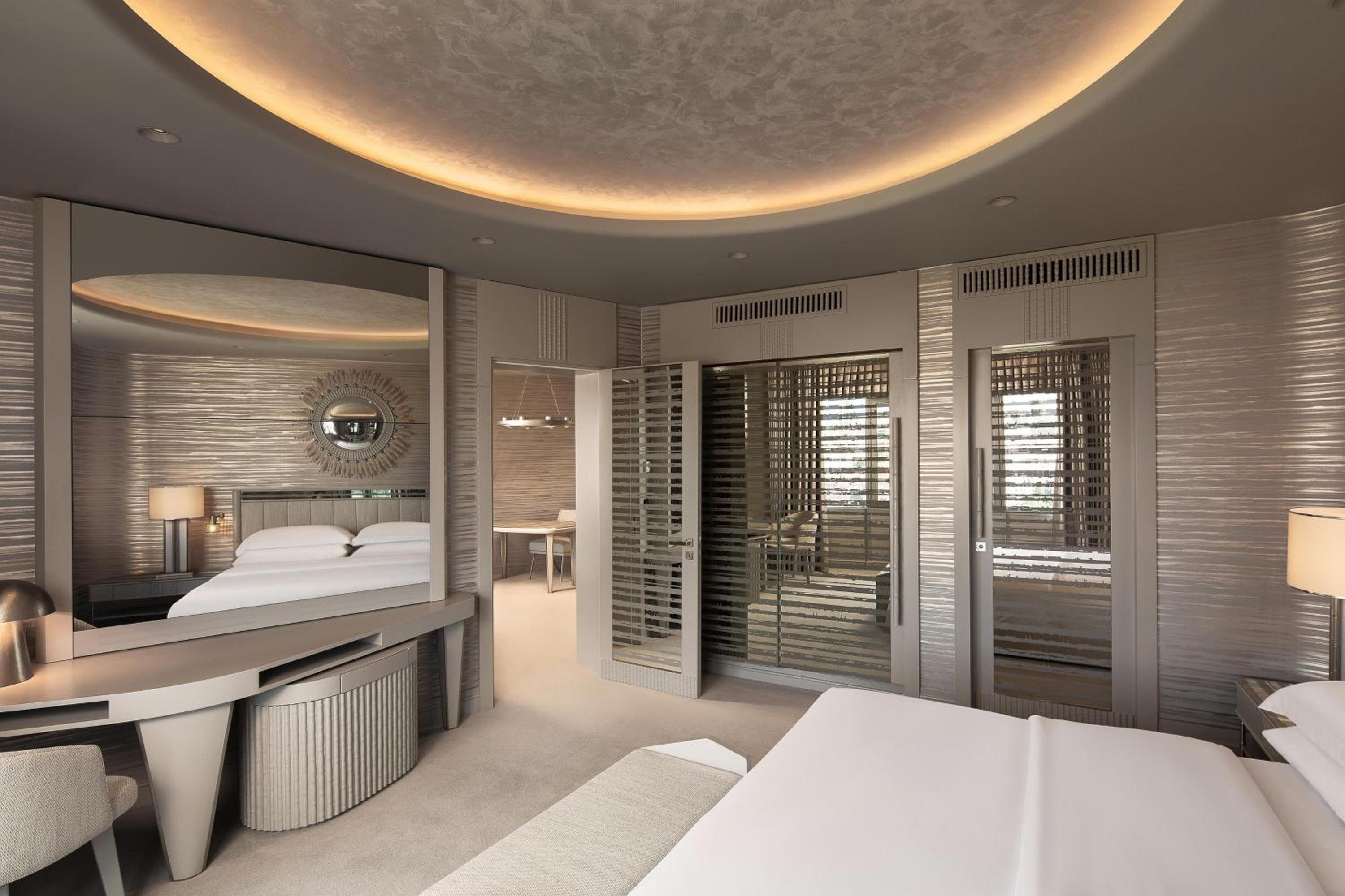 Premium Suite with Club Lounge Access thumbnail 5