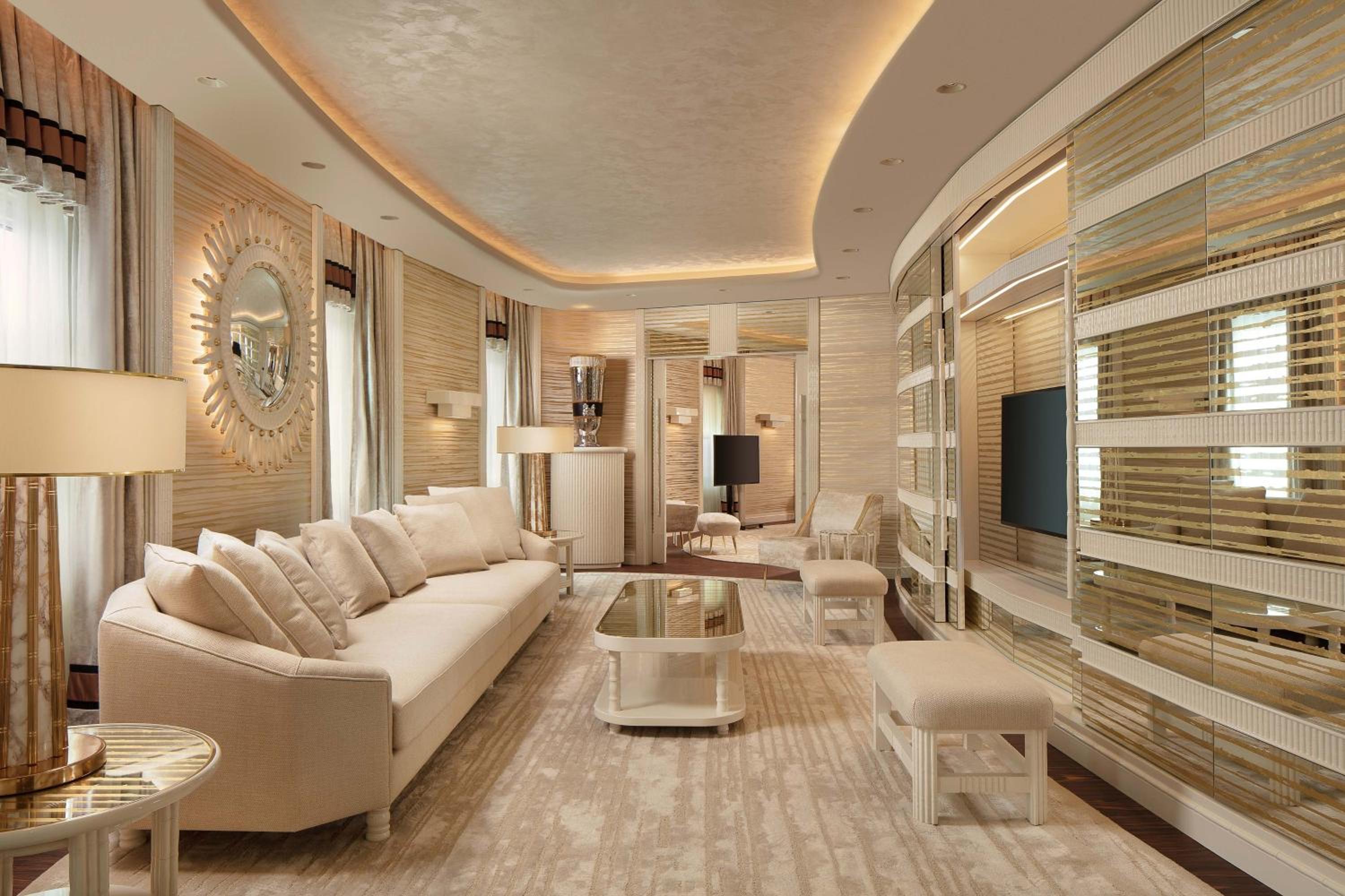Presidential King Suite - Club Lounge Access