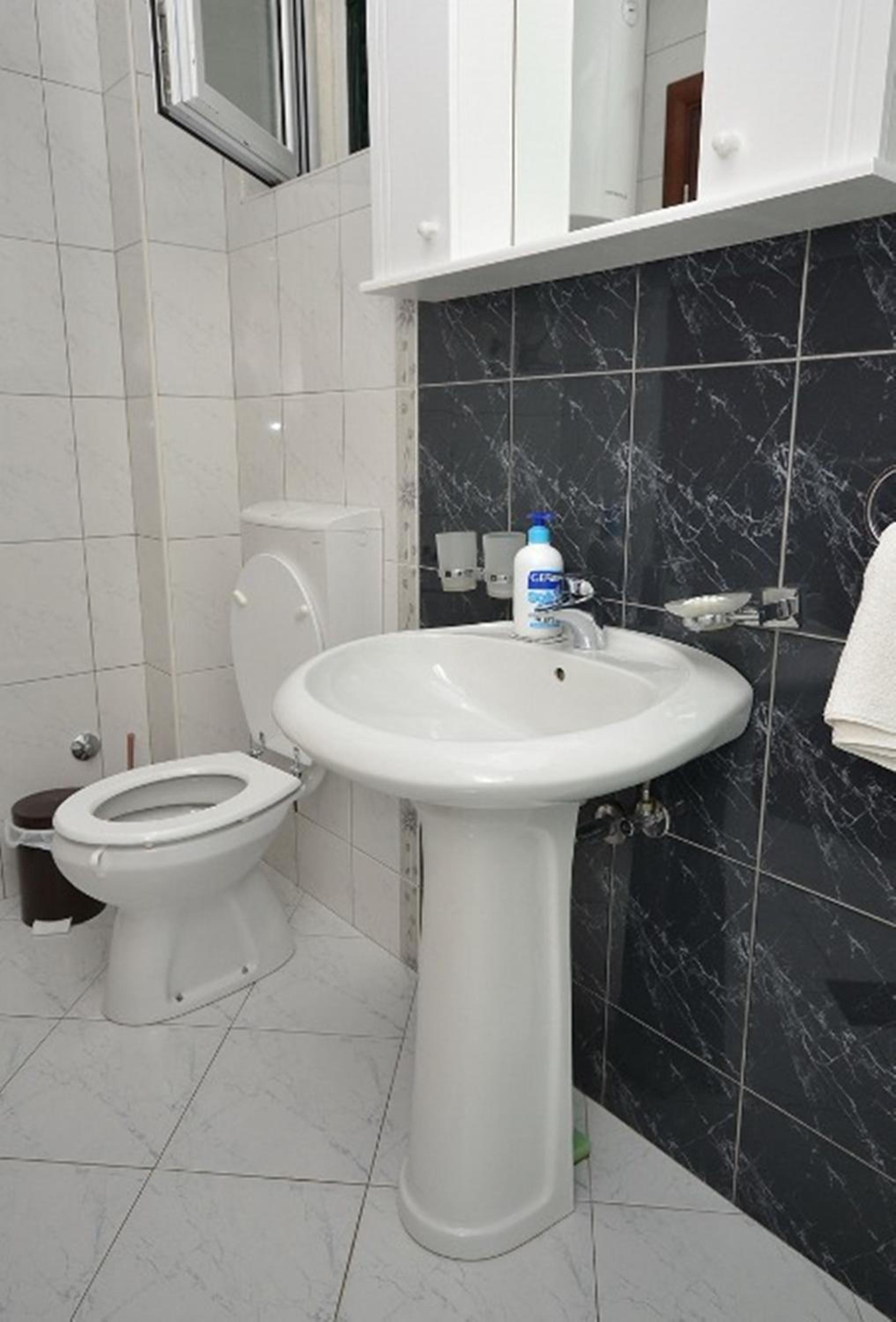 Double Room with Terrace - Ground Floor - Photo 3