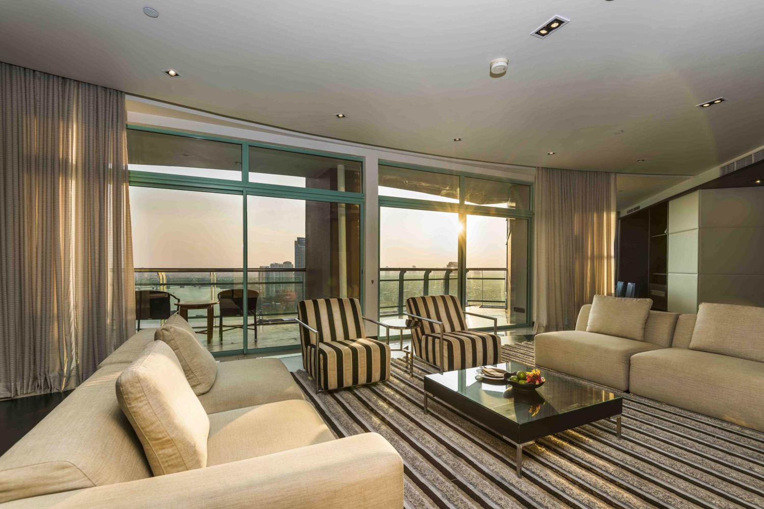 Premier Suite Two Bedroom thumbnail 5