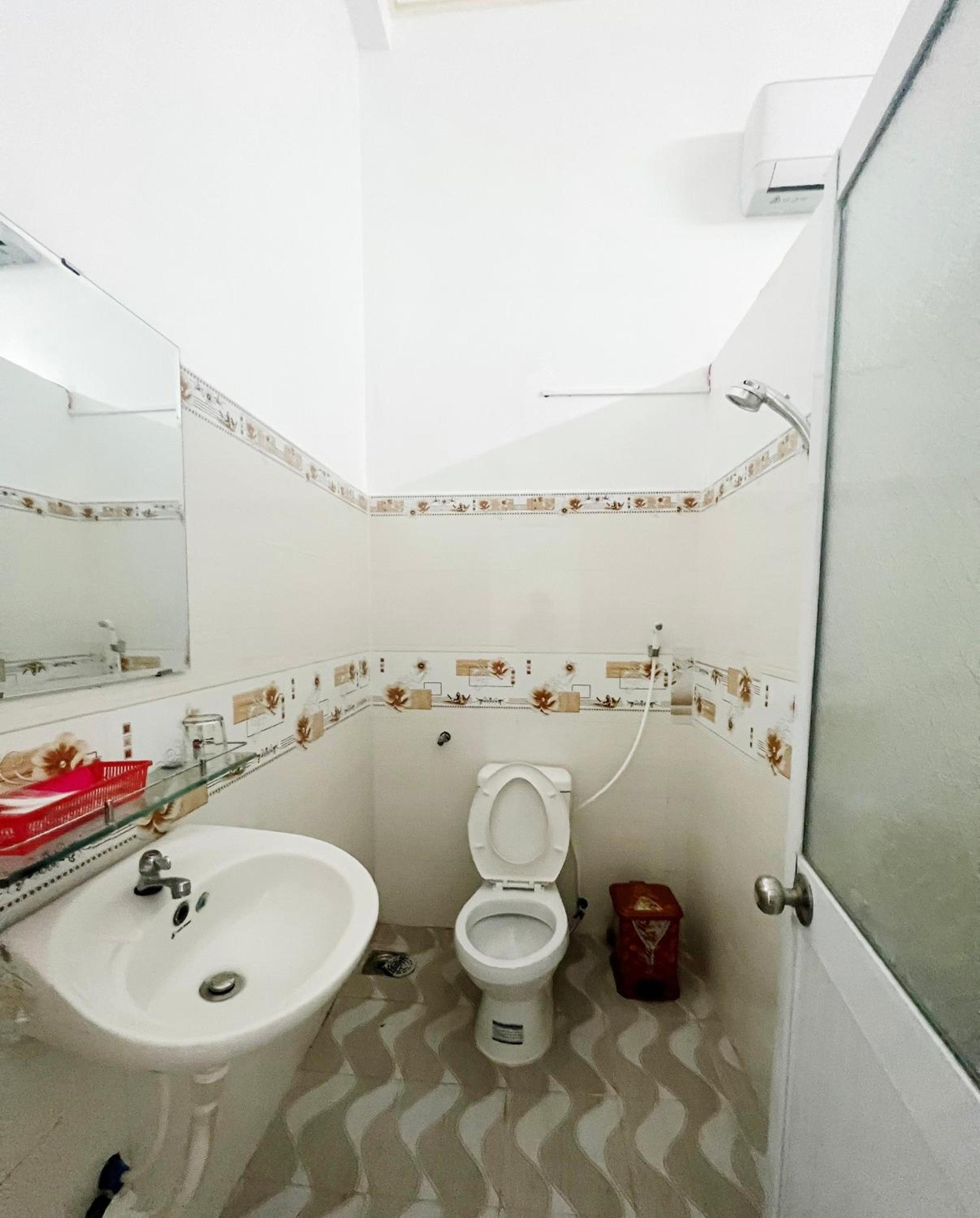 Double Room - Photo 16