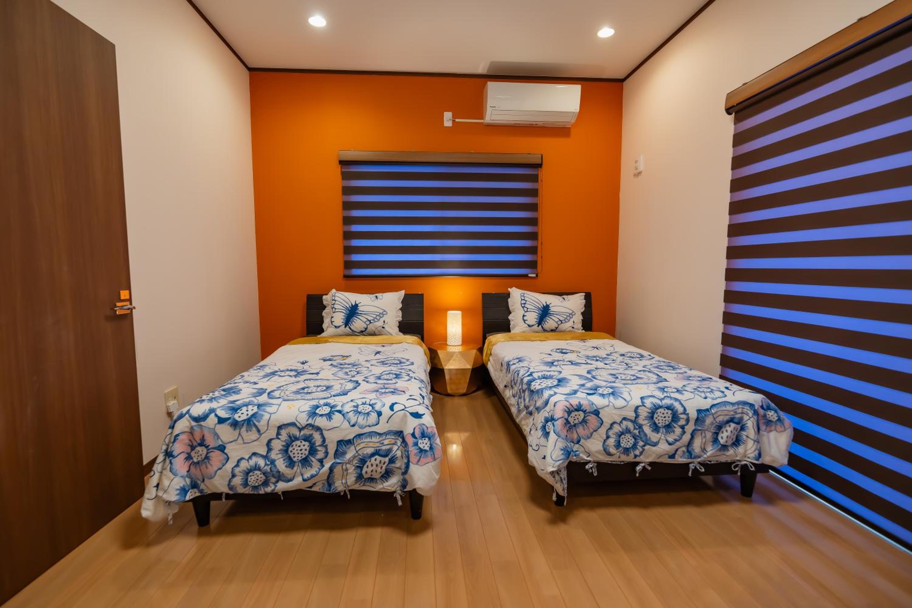 Family Room with Side Sea View - Photo 11