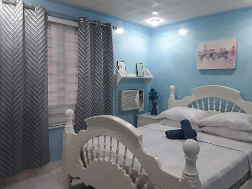 Deluxe Queen Suite - Photo 1