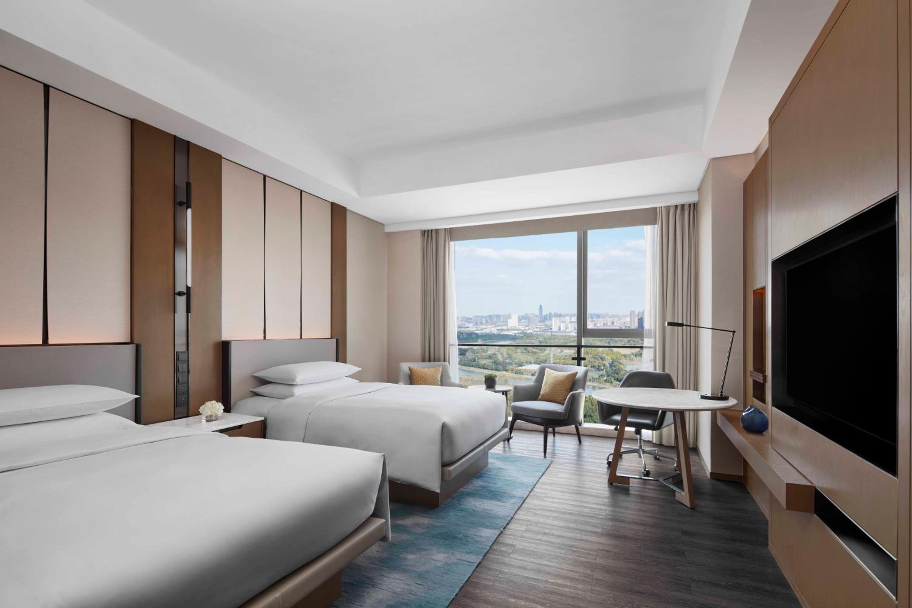 Executive Twin Room-Lounge access photo 1