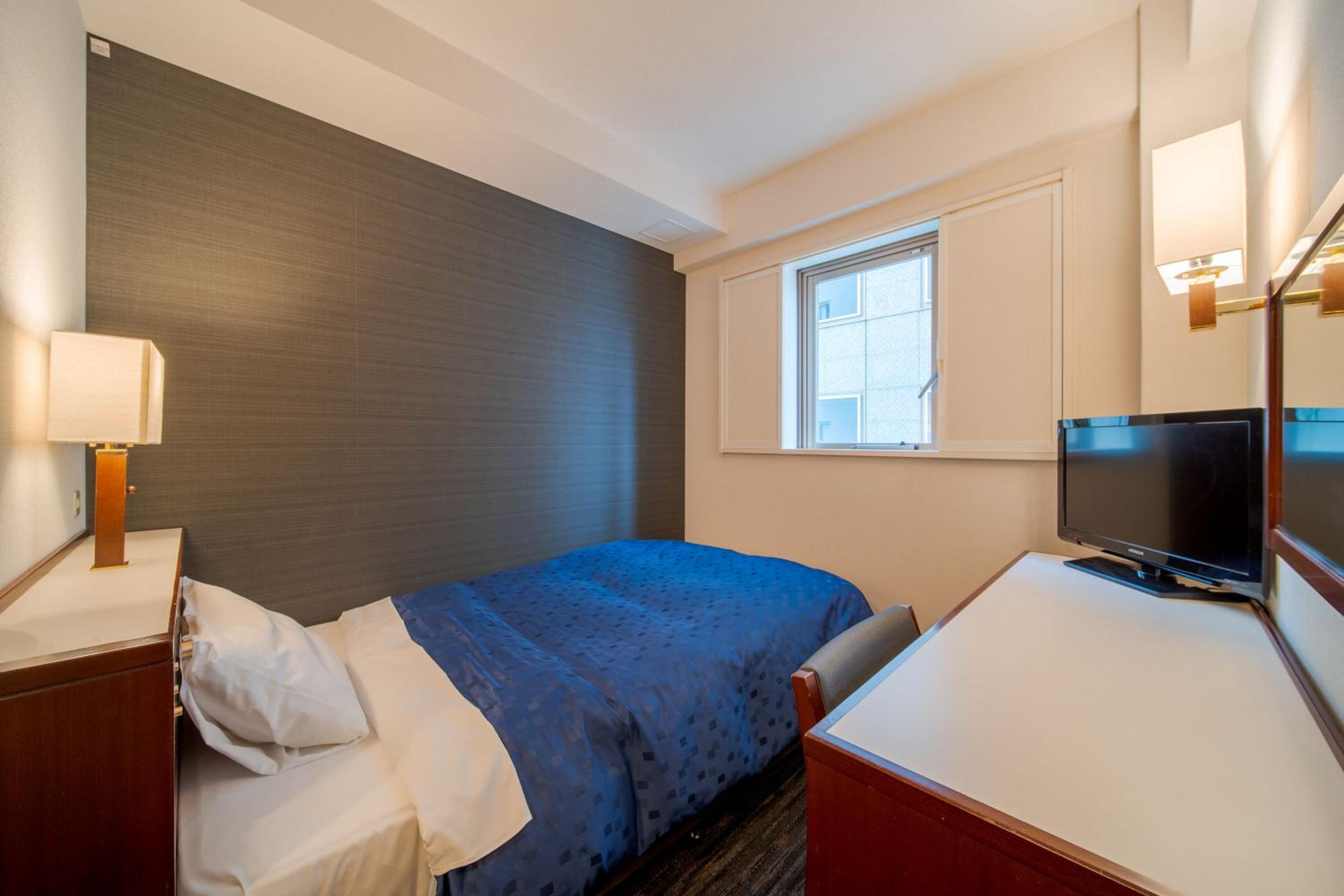 Double Room with Small Double Bed - Non-Smoking - Photo 8