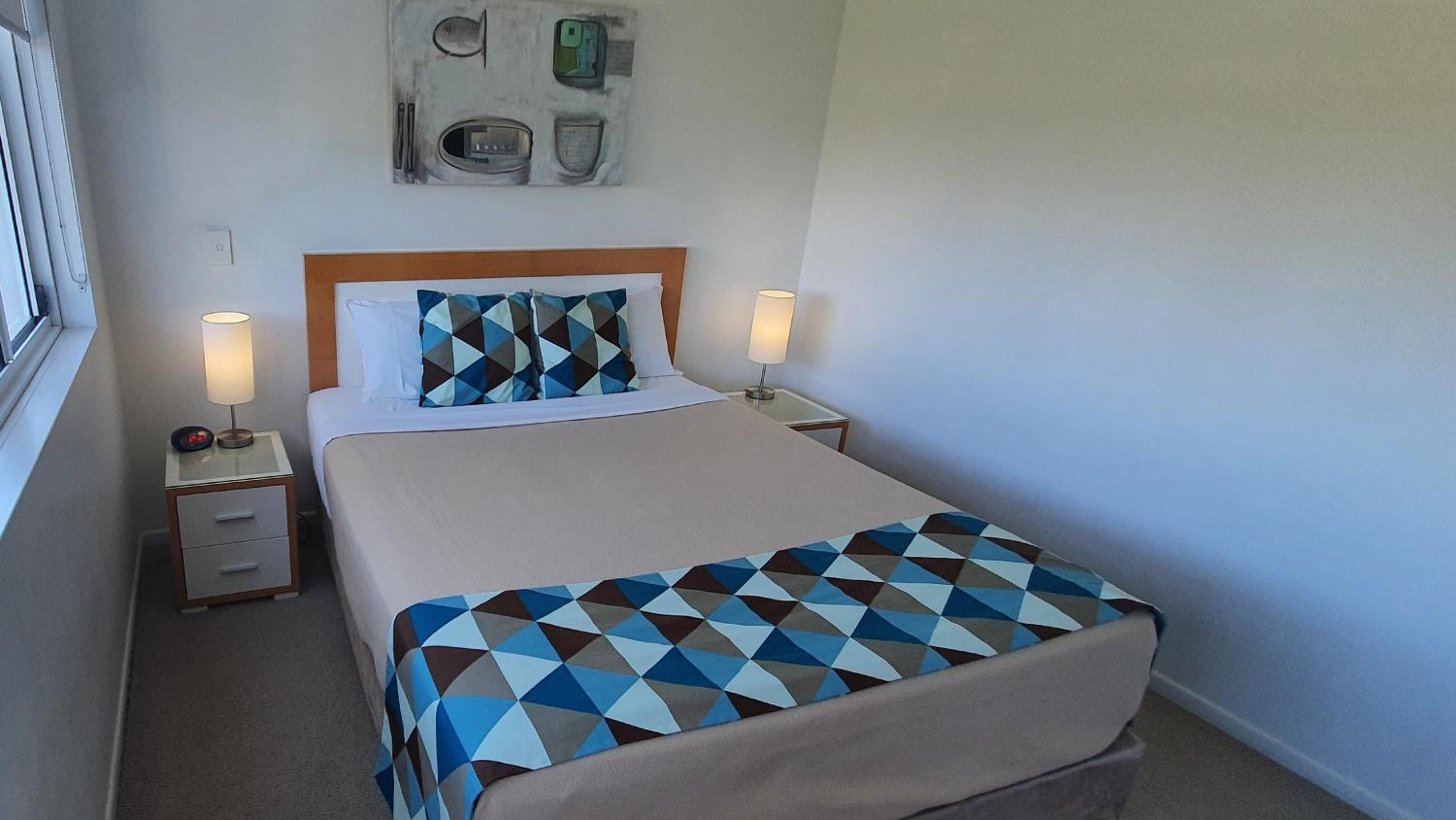 Two-Bedroom Apartment with Park View 3N+