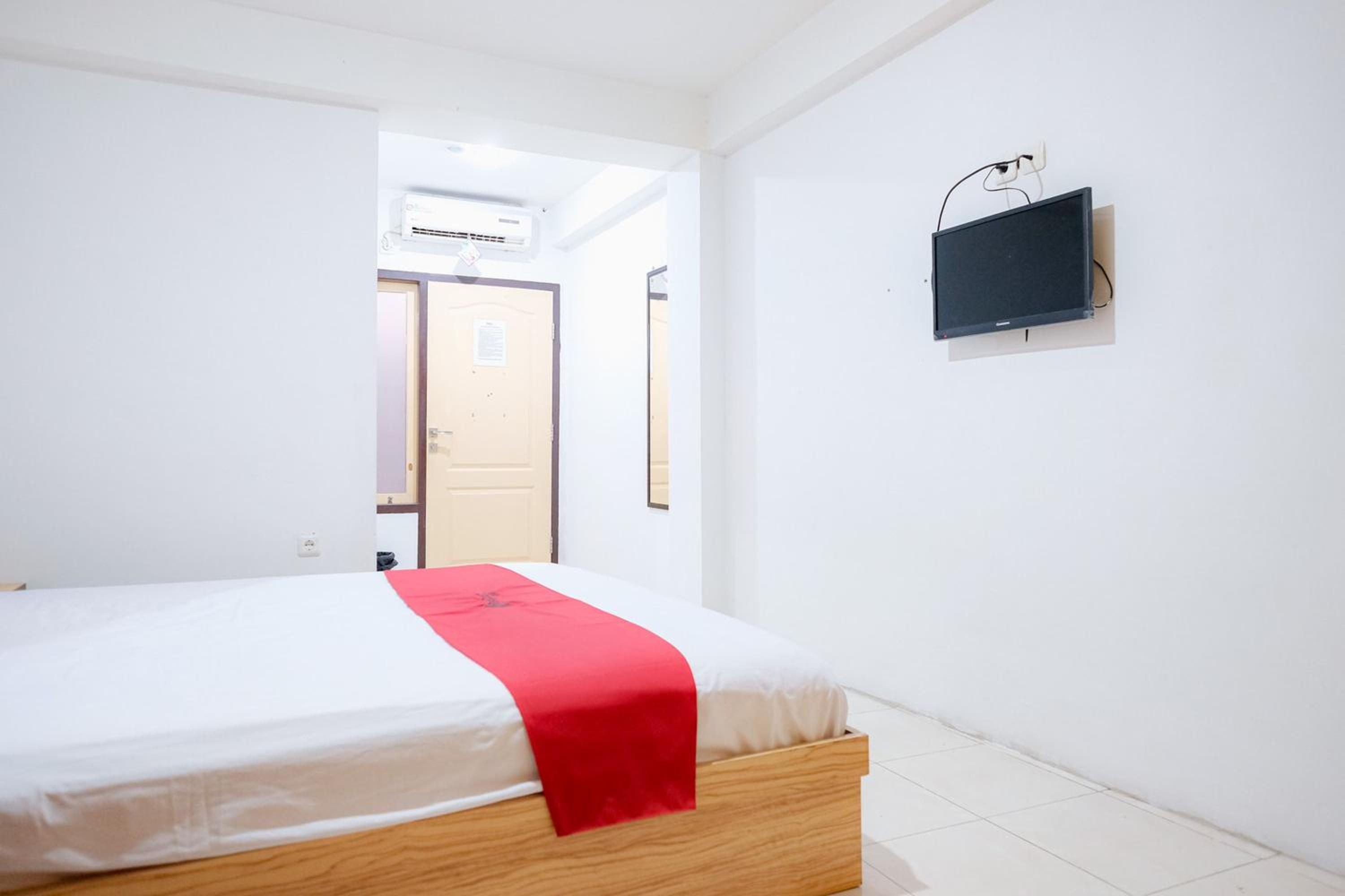 Deluxe Room - Photo 4