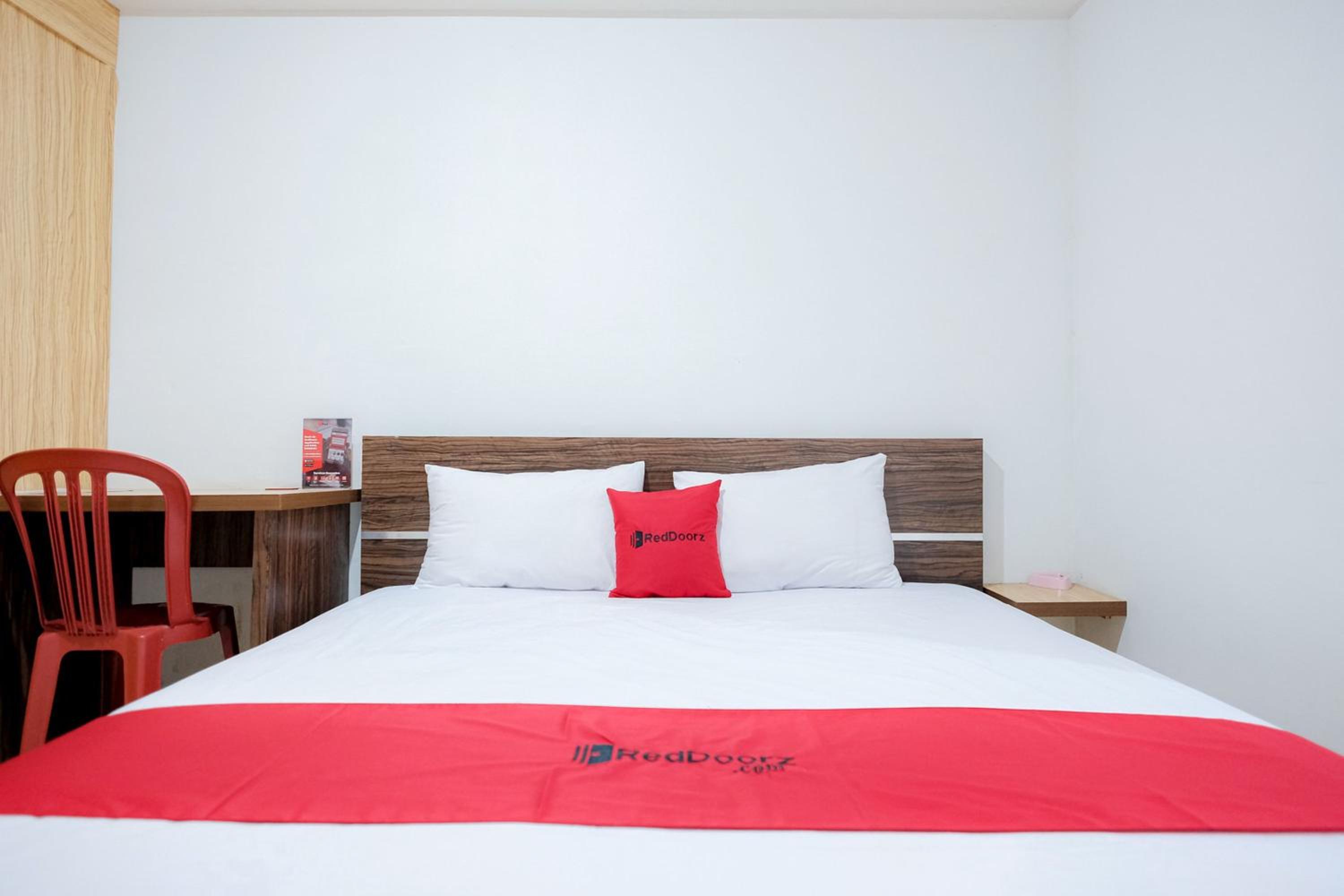 Deluxe Room - Photo 3