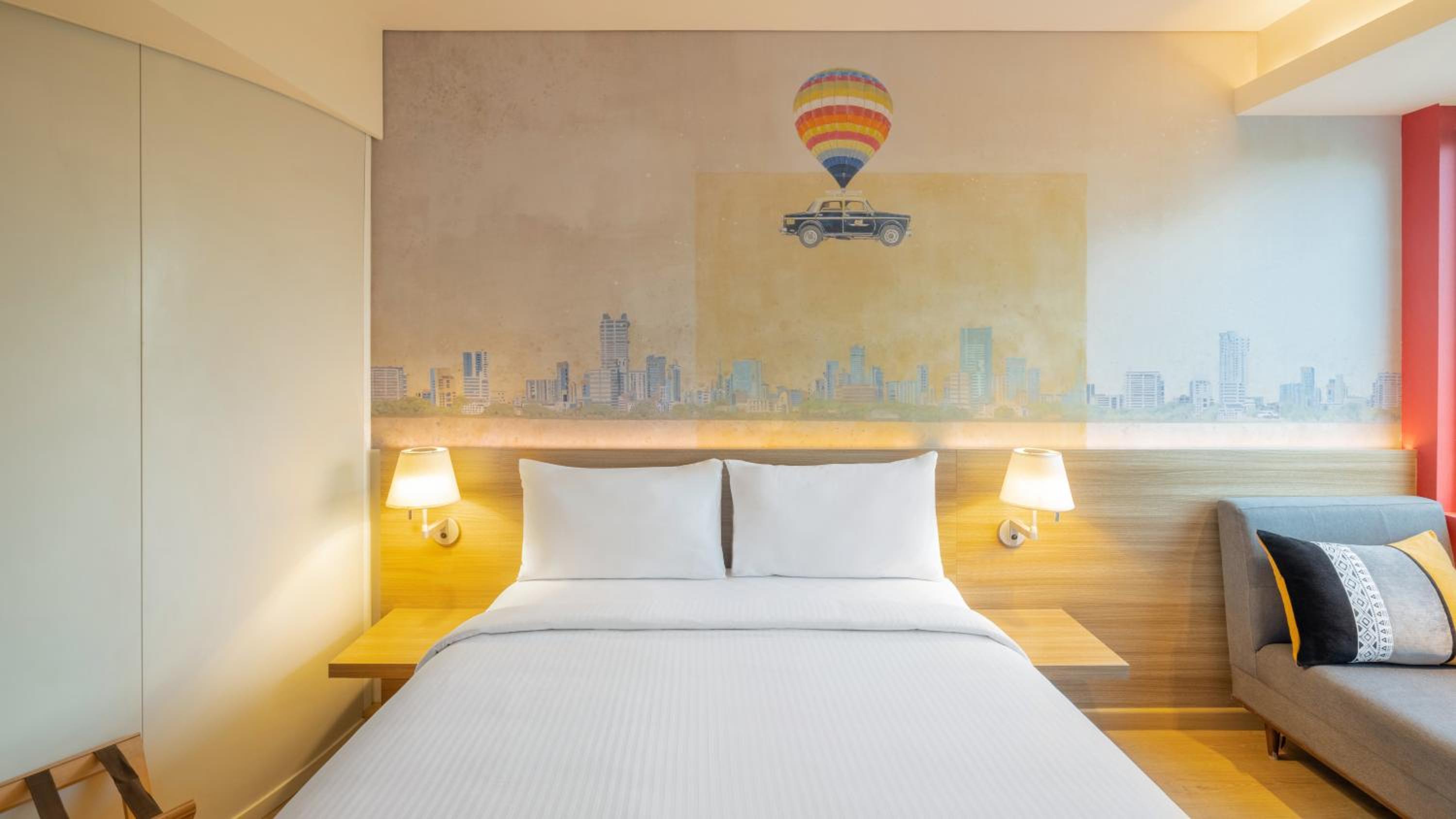 Standard Room with 1 Queen Bed - Photo 3