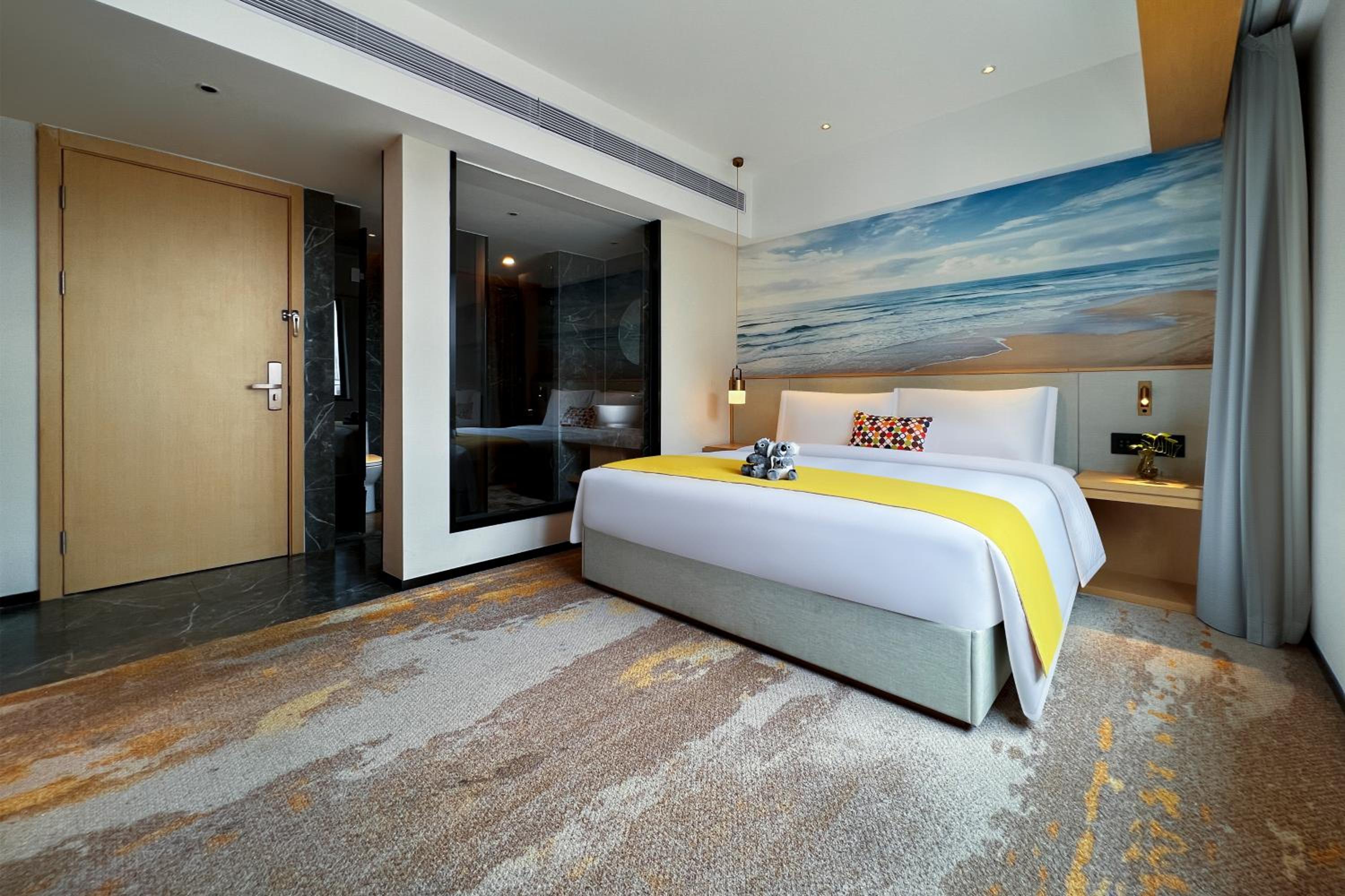 Standard King Room - Photo 5