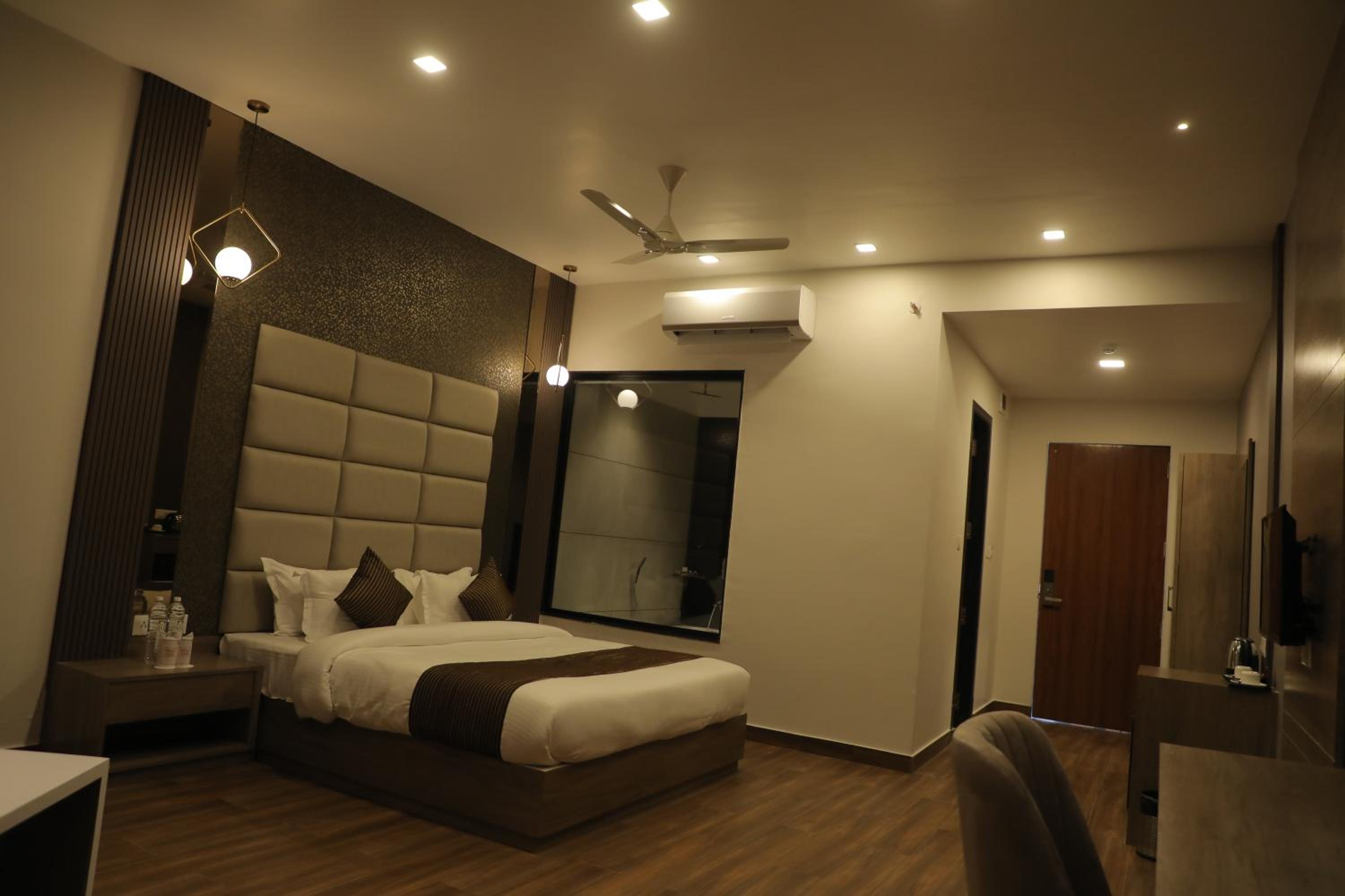 Deluxe Suite photo 1