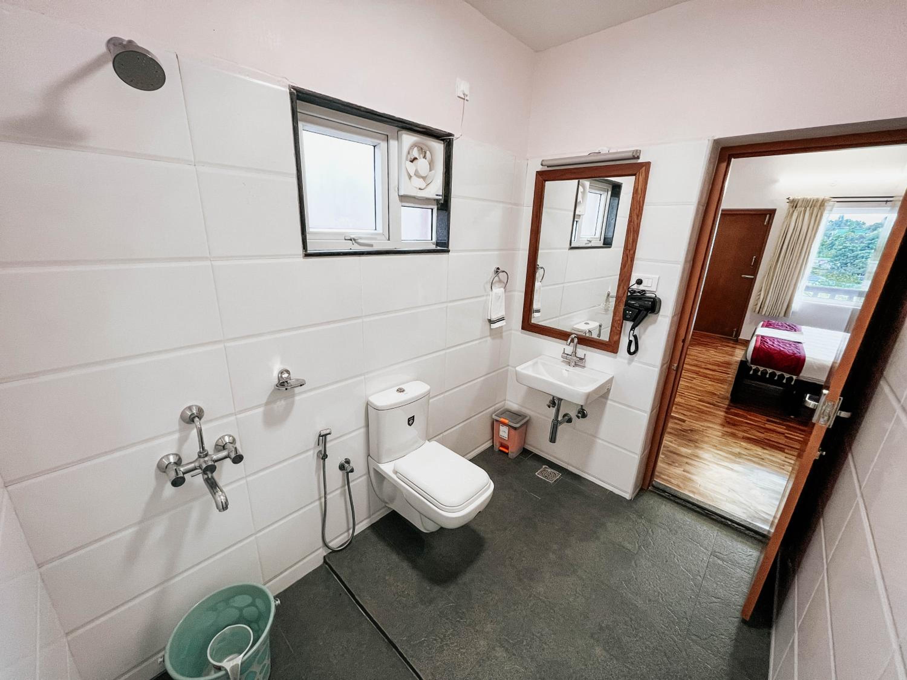 Deluxe Double Room - Photo 8
