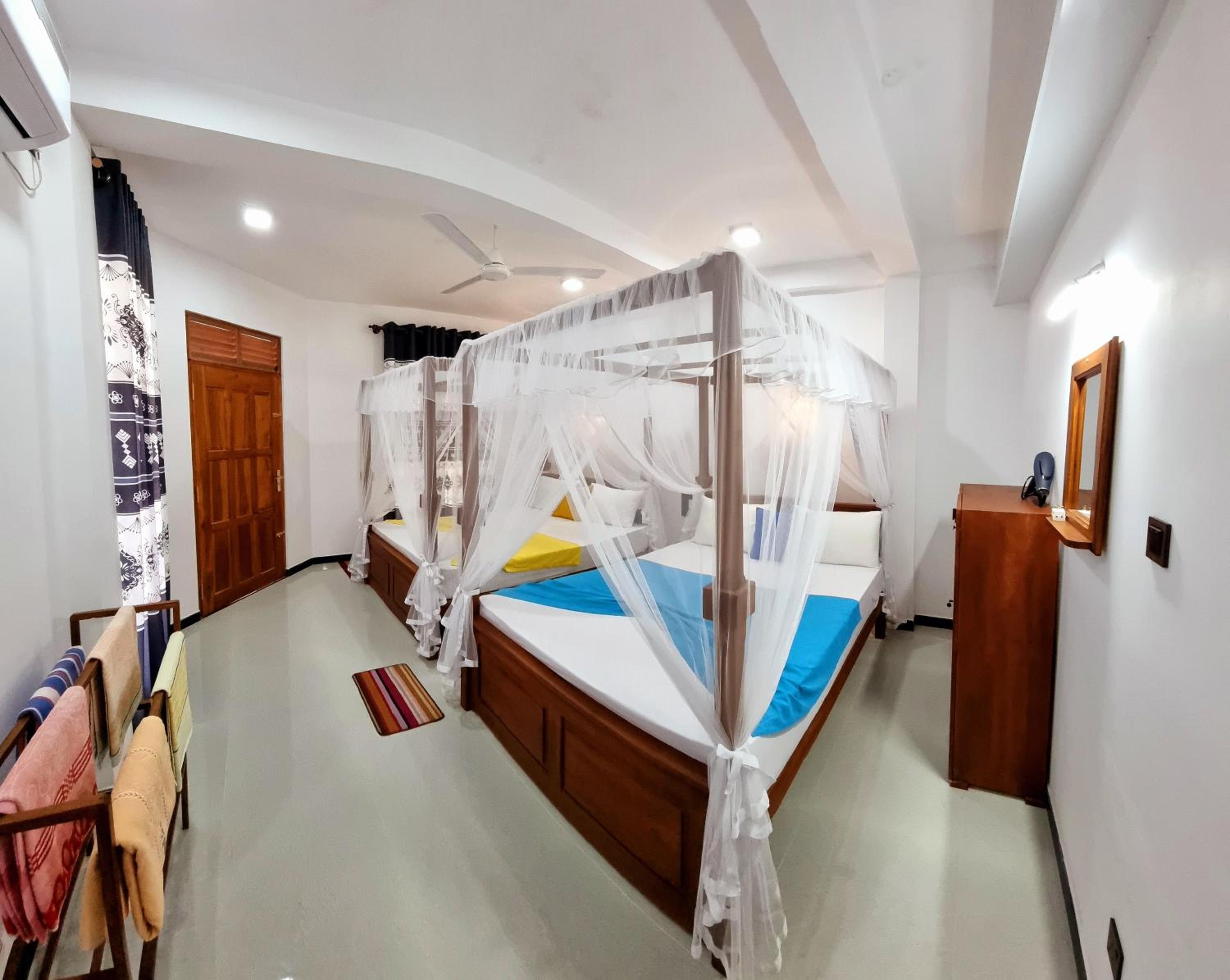 Deluxe Family Room