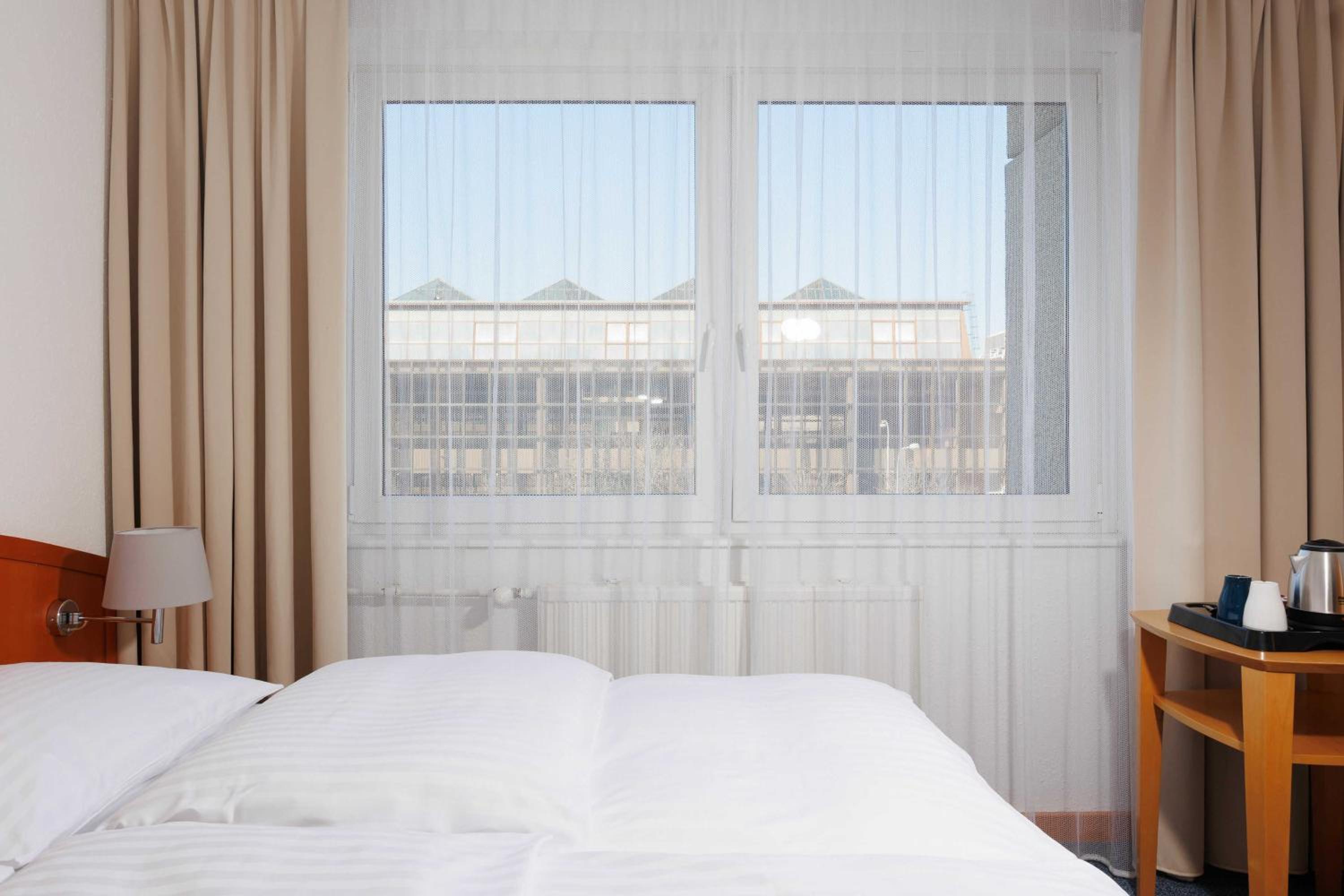 Classic Twin or Double Room - Photo 2