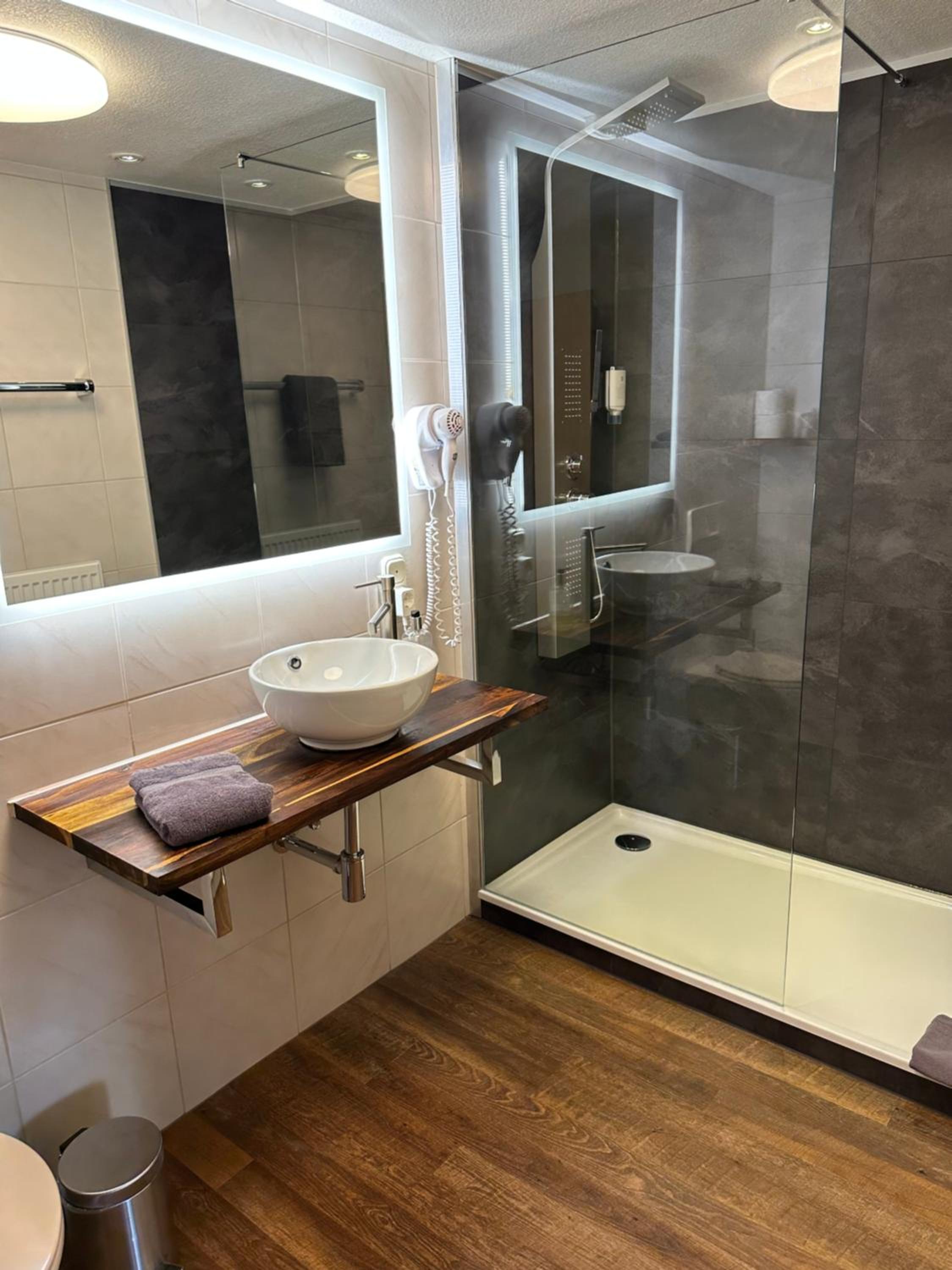 Double Room with Private Bathroom photo 2