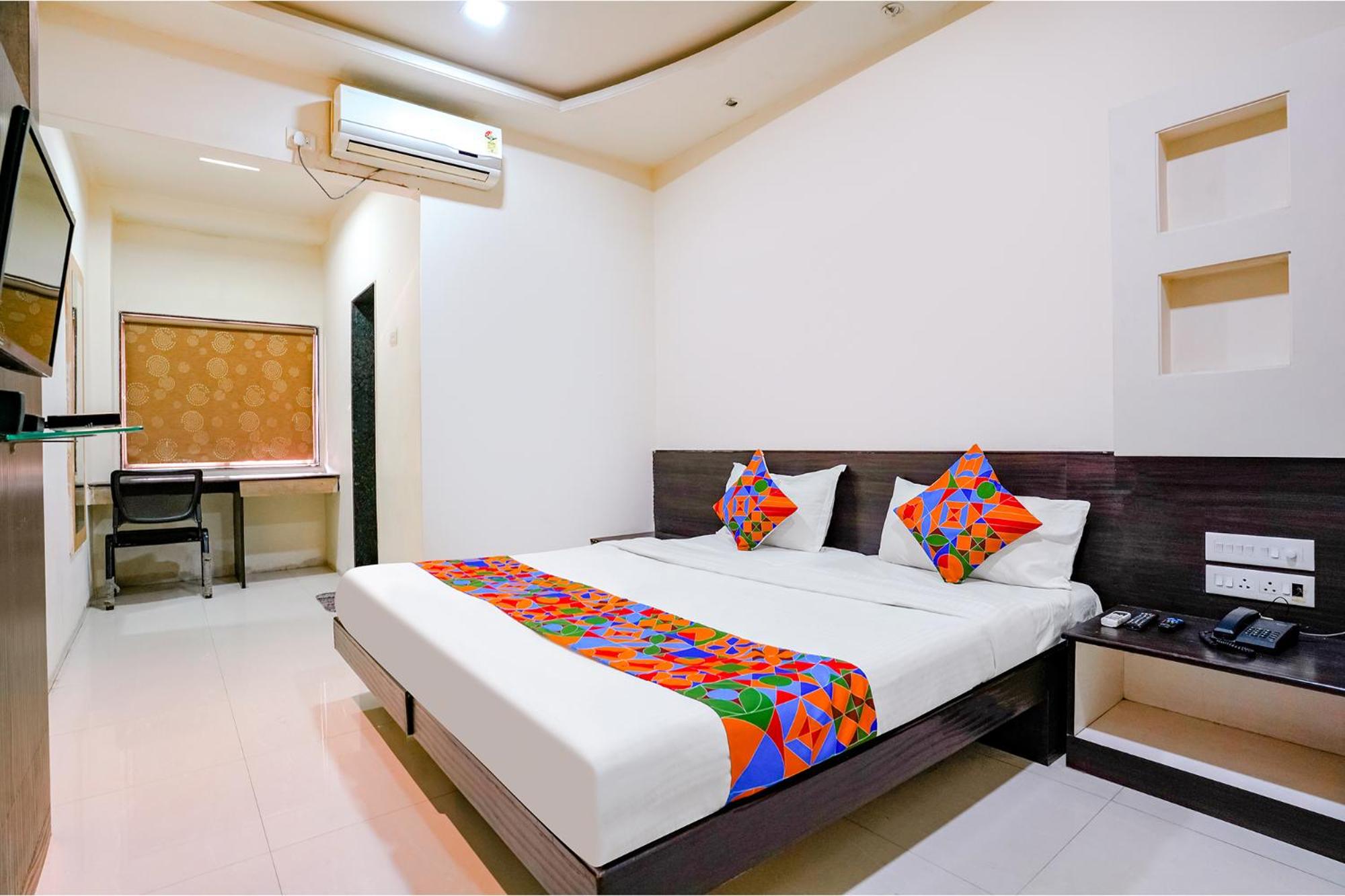 Deluxe Room - Photo 1