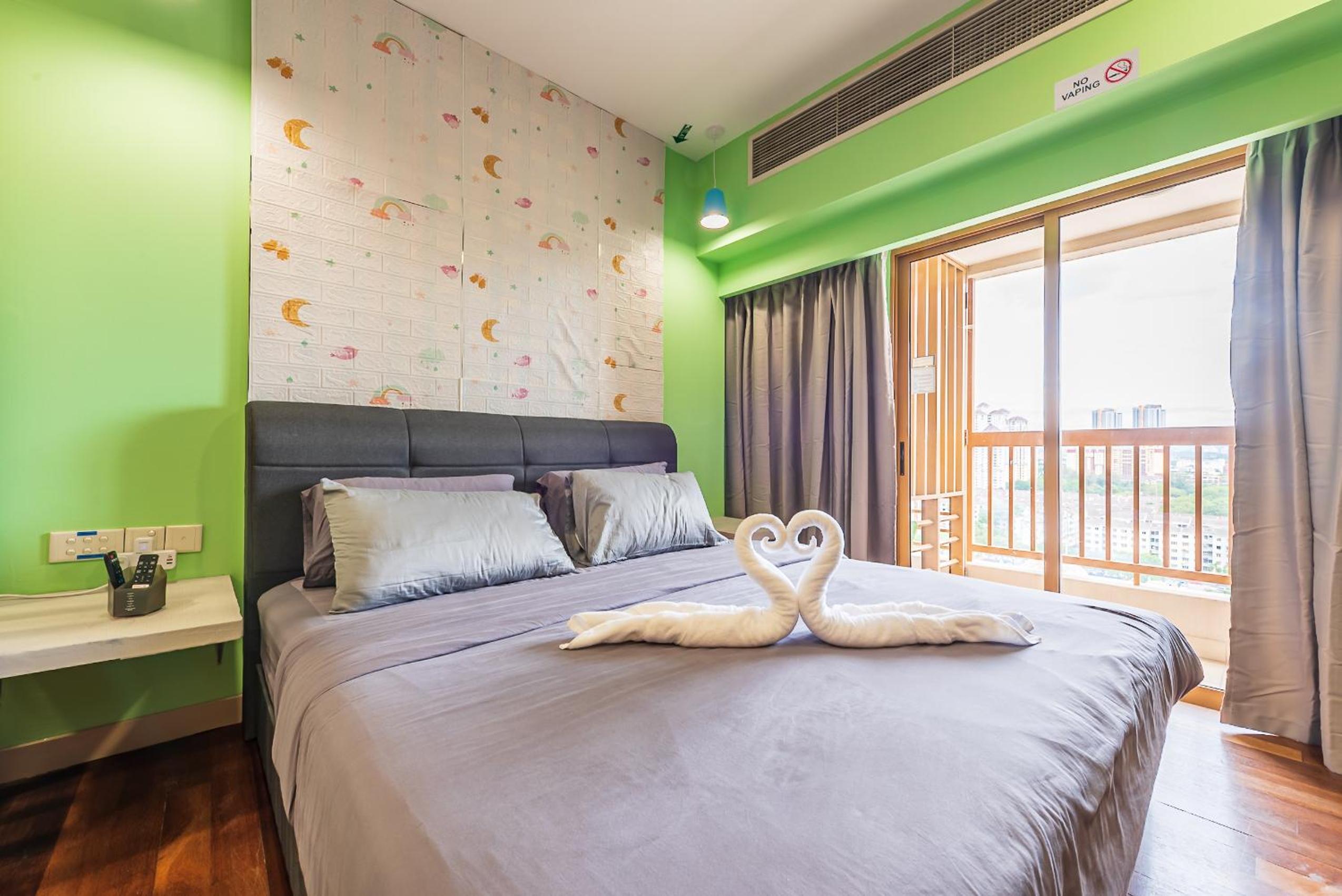 Apartment with Balcony - Photo 8