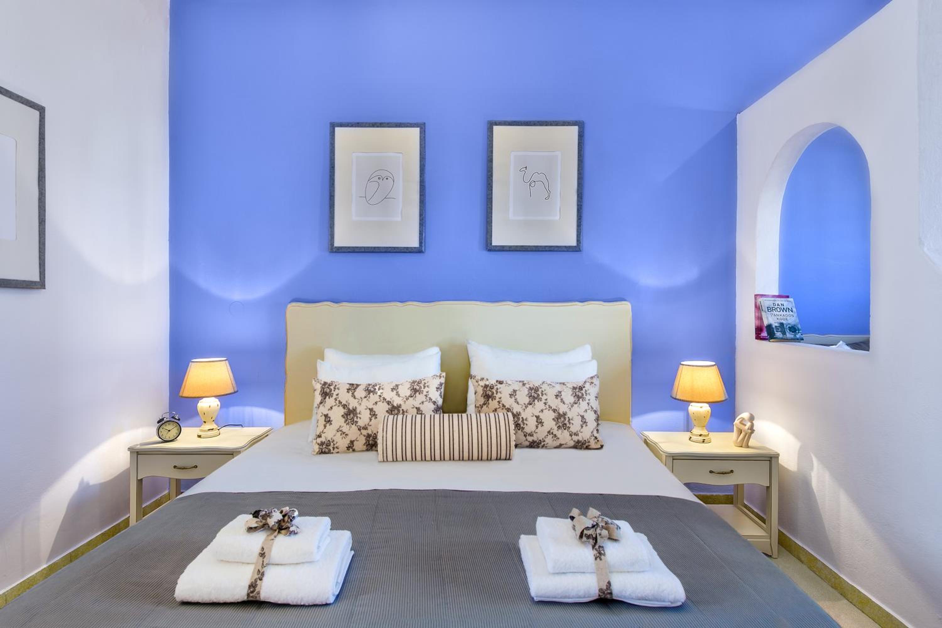 Studio with King Size Bed