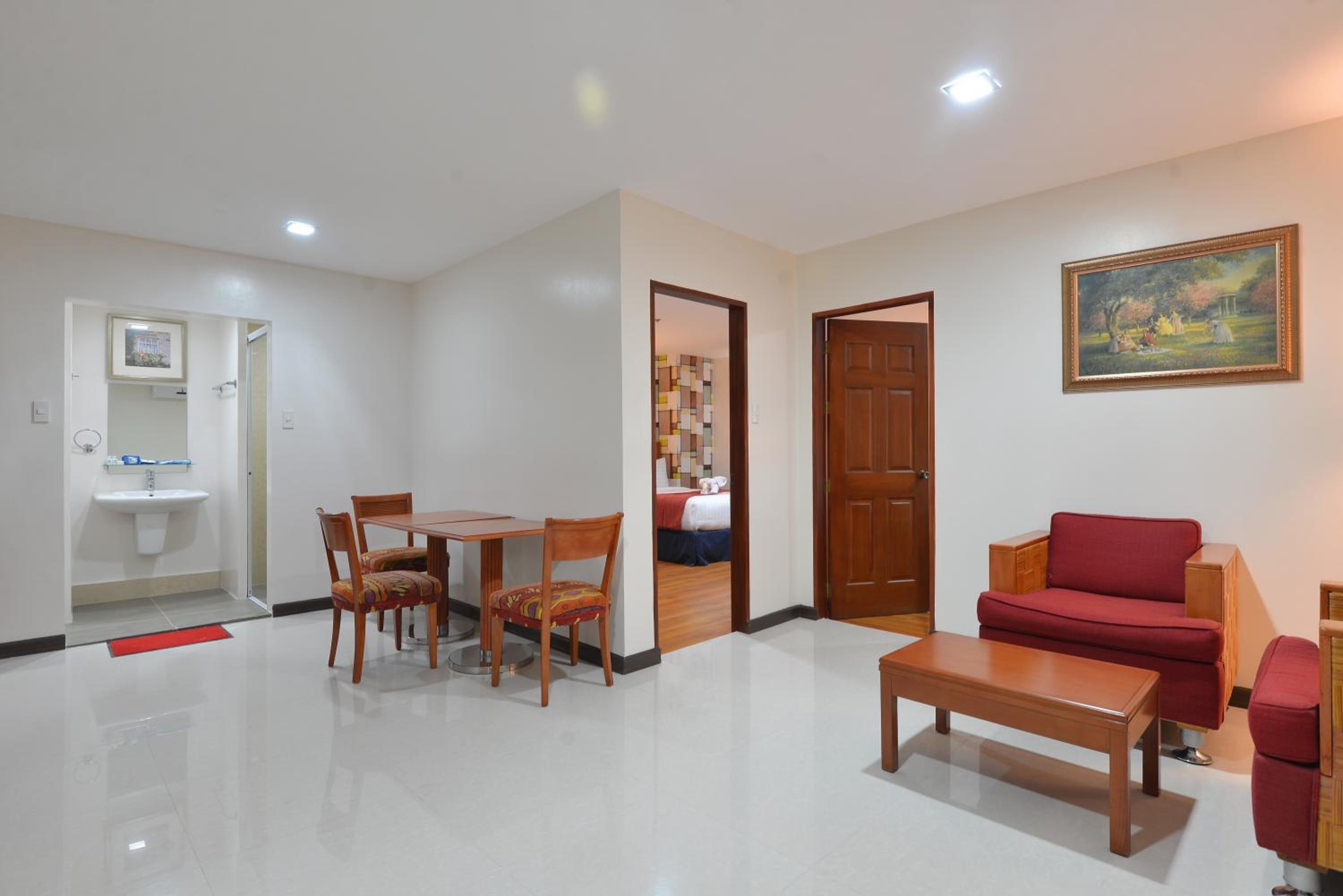 Two-Bedroom Suite photo 3