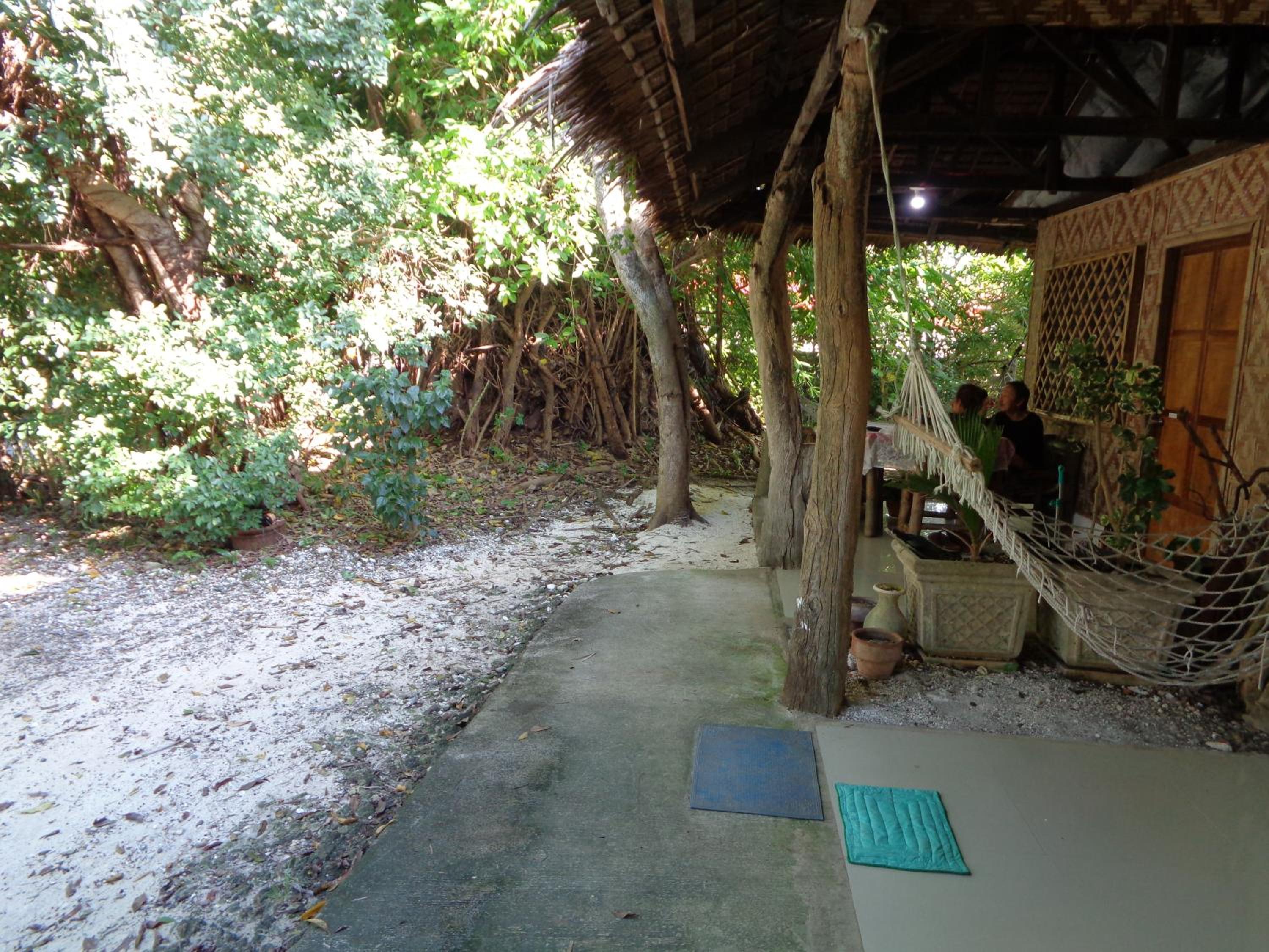 Deluxe Double Room with Balcony - Photo 6