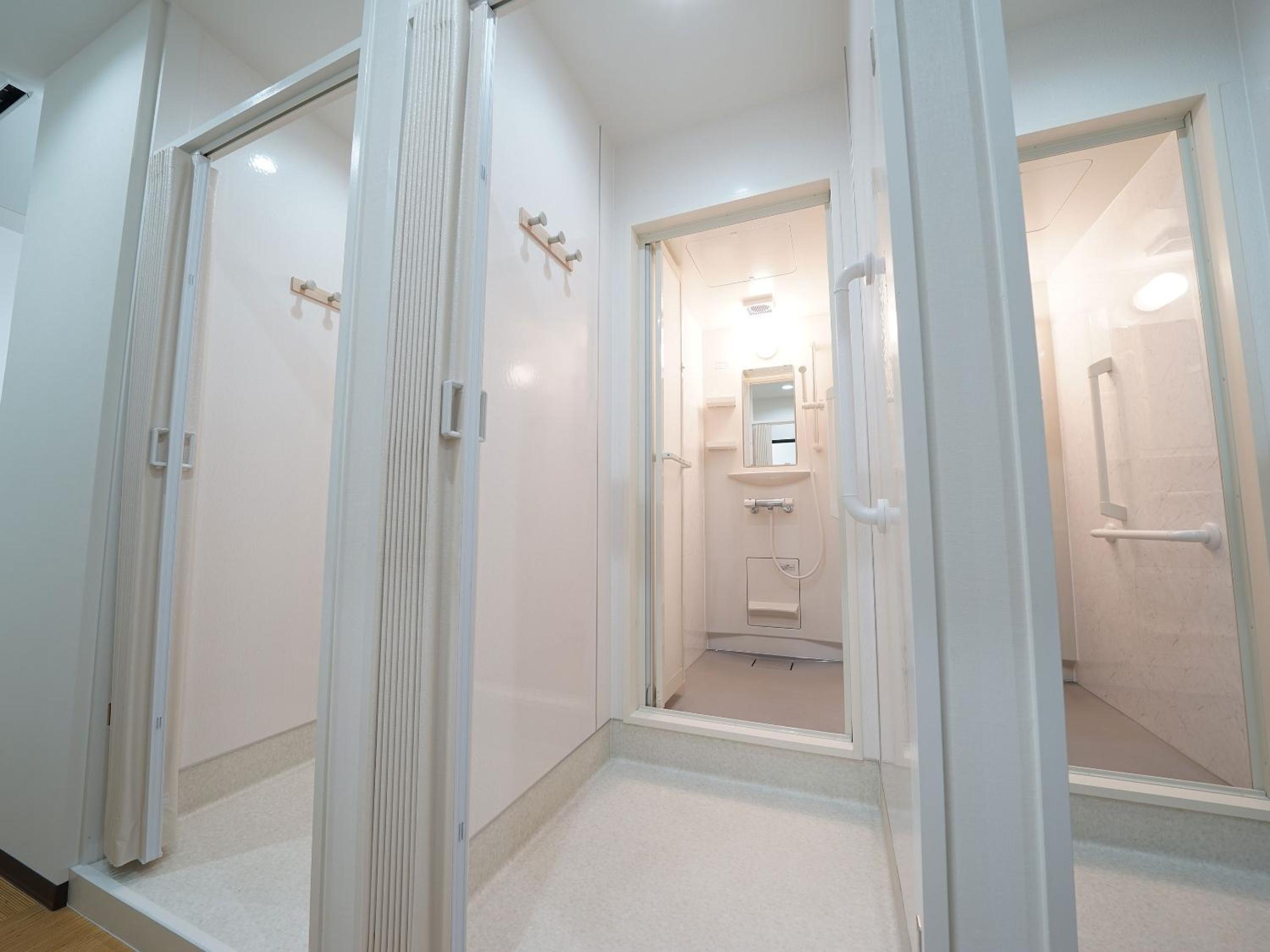 Standard Cabin - Male Only - Photo 5