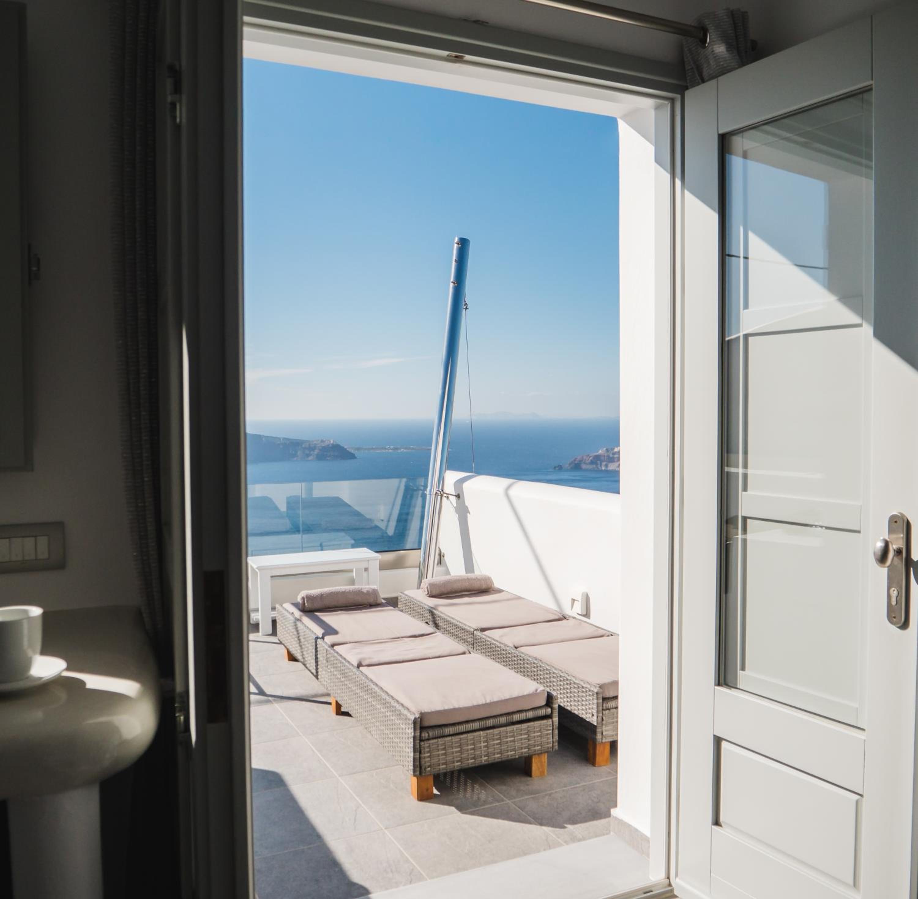 Honeymoon suite with outdoor heated jacuzzi - Photo 27