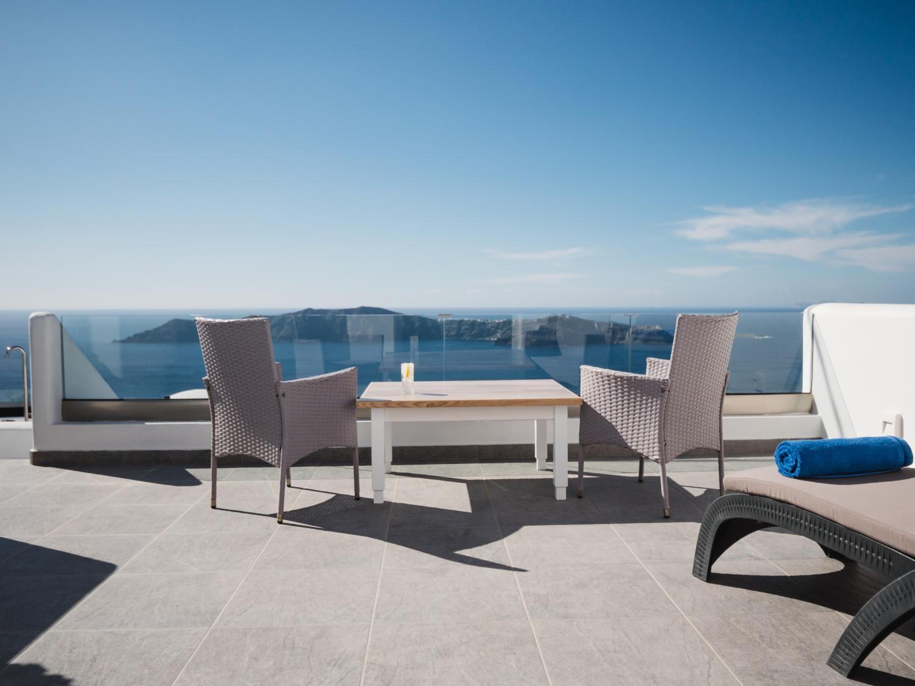 Deluxe Suite with outdoor heated Jacuzzi - Photo 19