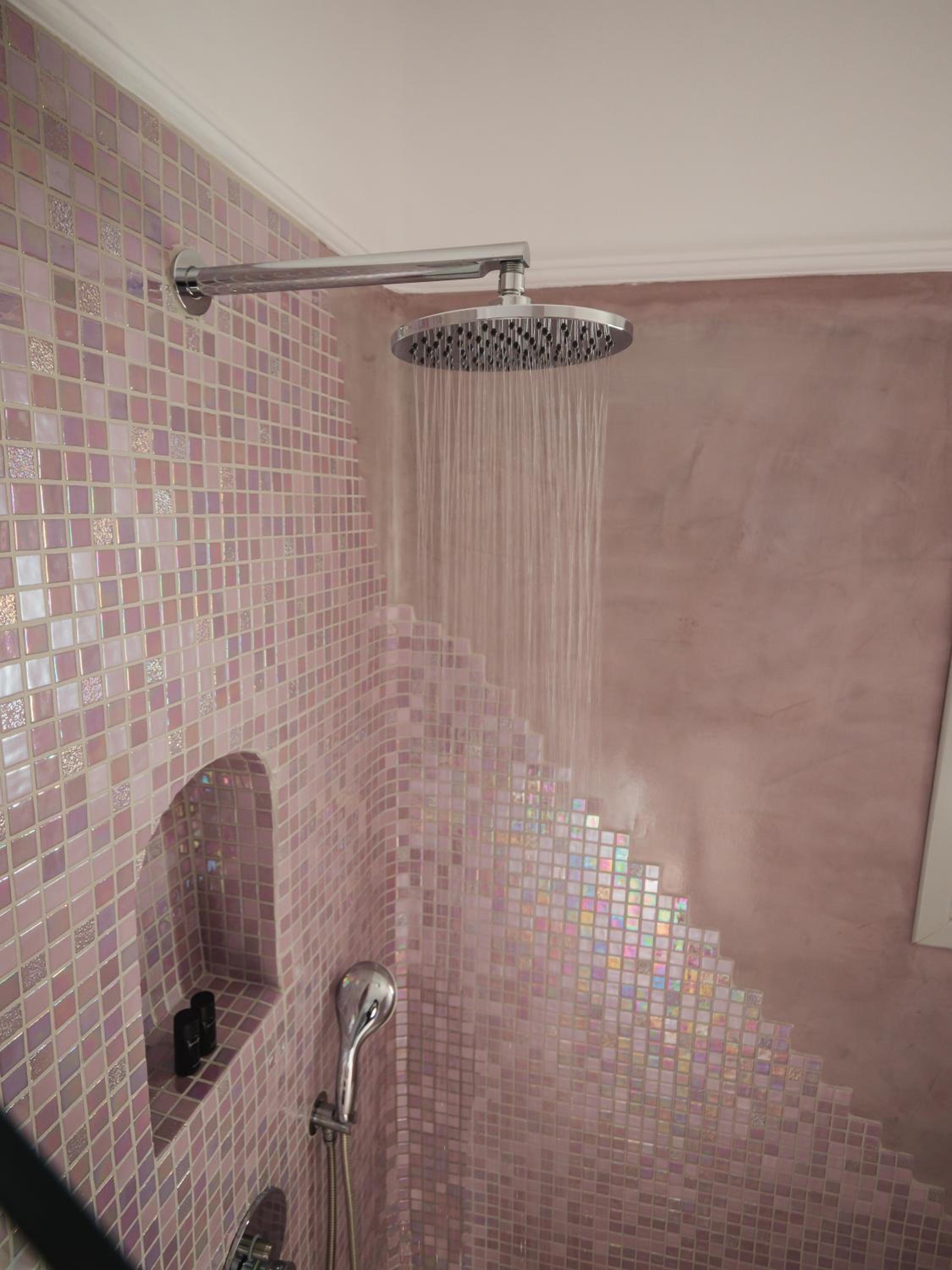 Deluxe Suite with outdoor heated Jacuzzi - Photo 20