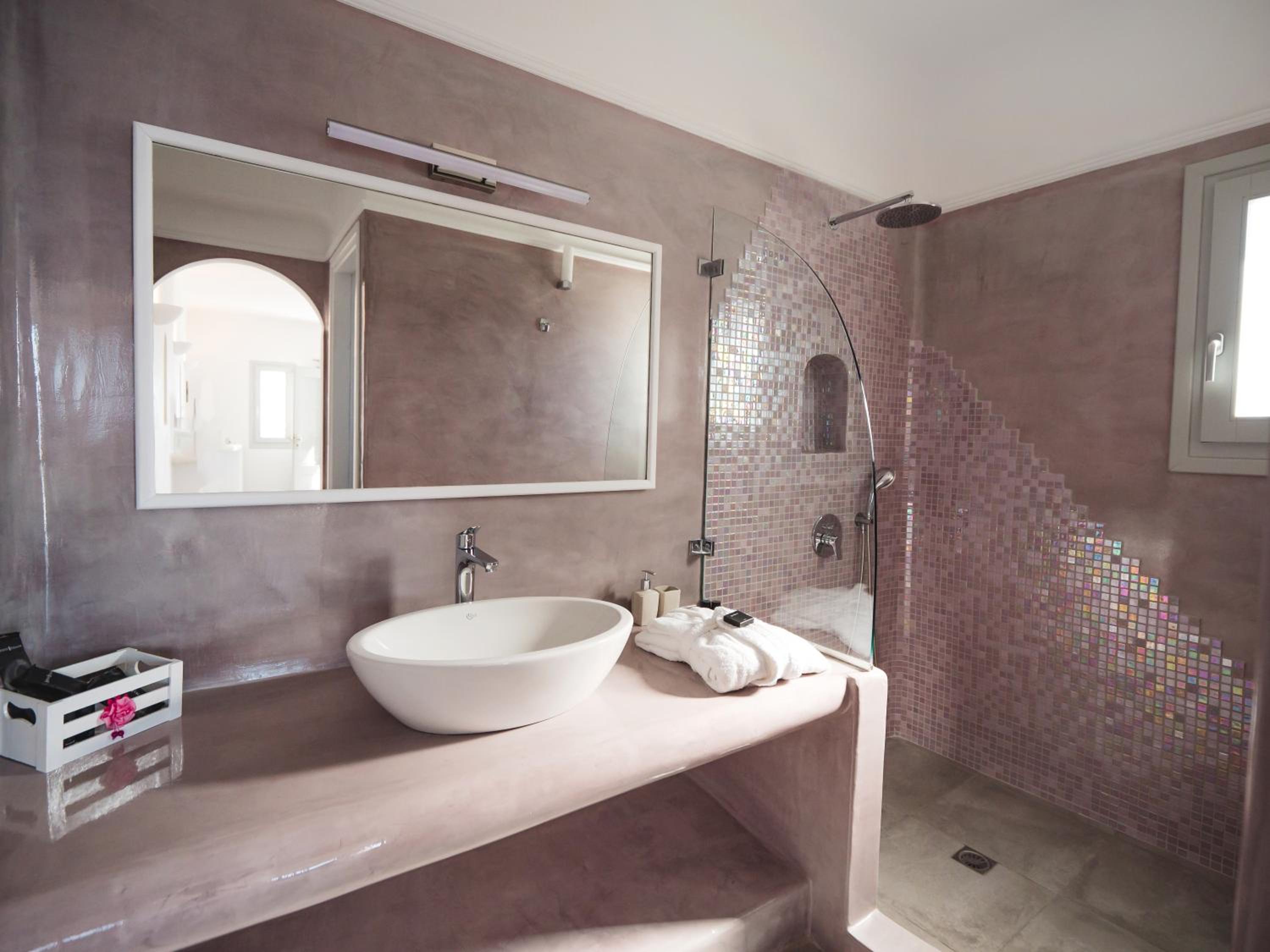 Deluxe Suite with outdoor heated Jacuzzi - Photo 24