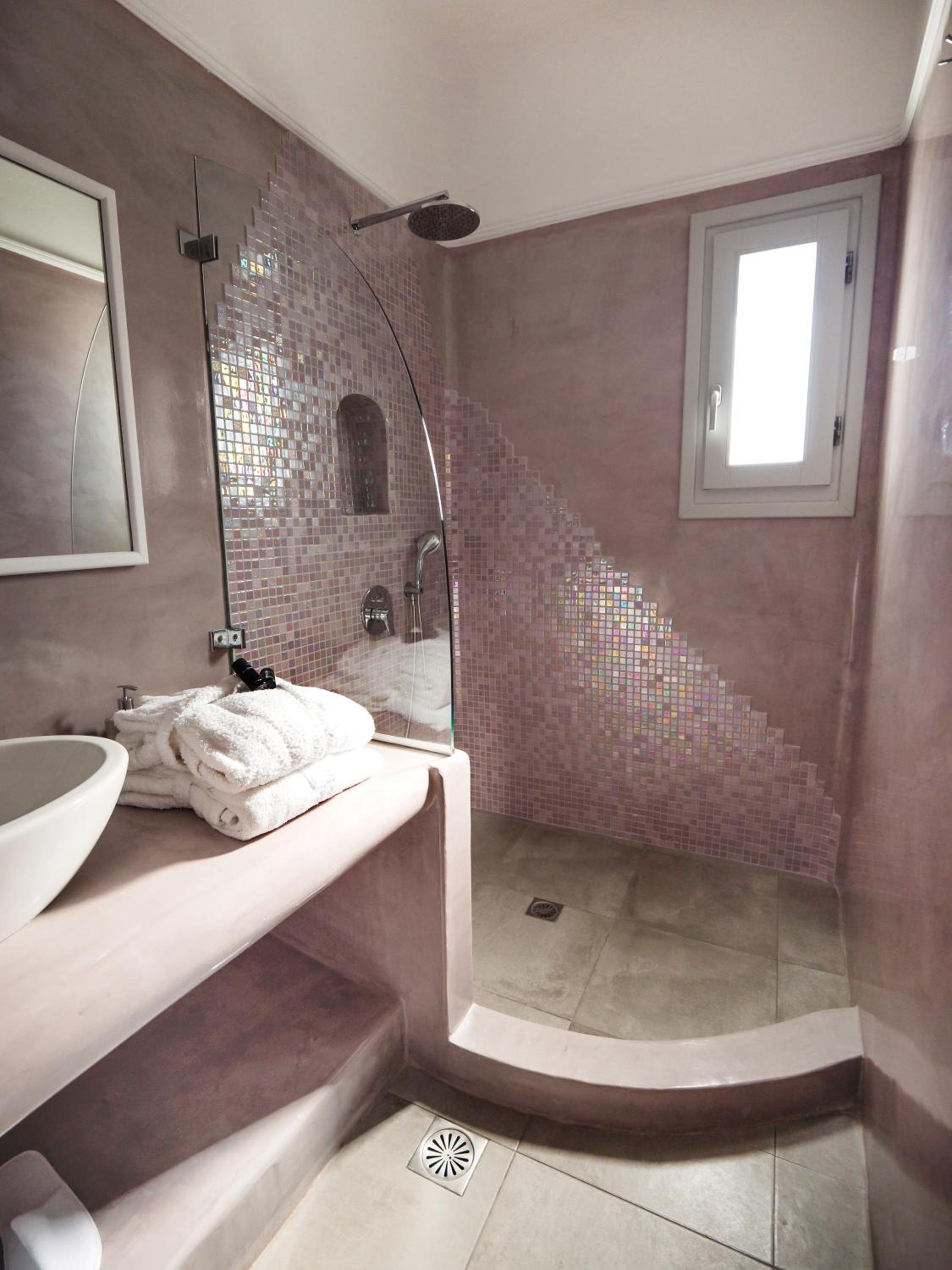 Deluxe Suite with outdoor heated Jacuzzi - Photo 29