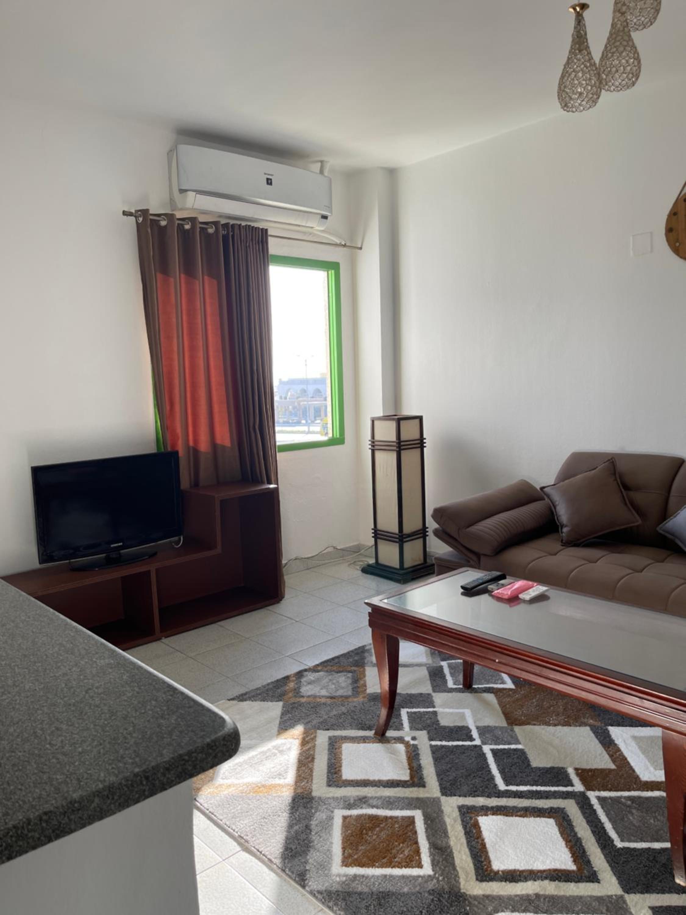 One-Bedroom Apartment photo 1