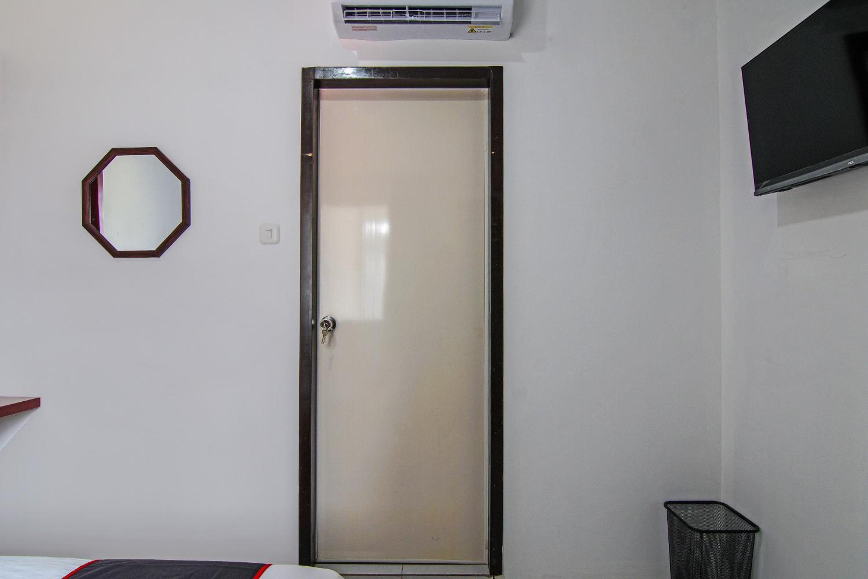 Standard Double Room - Photo 6