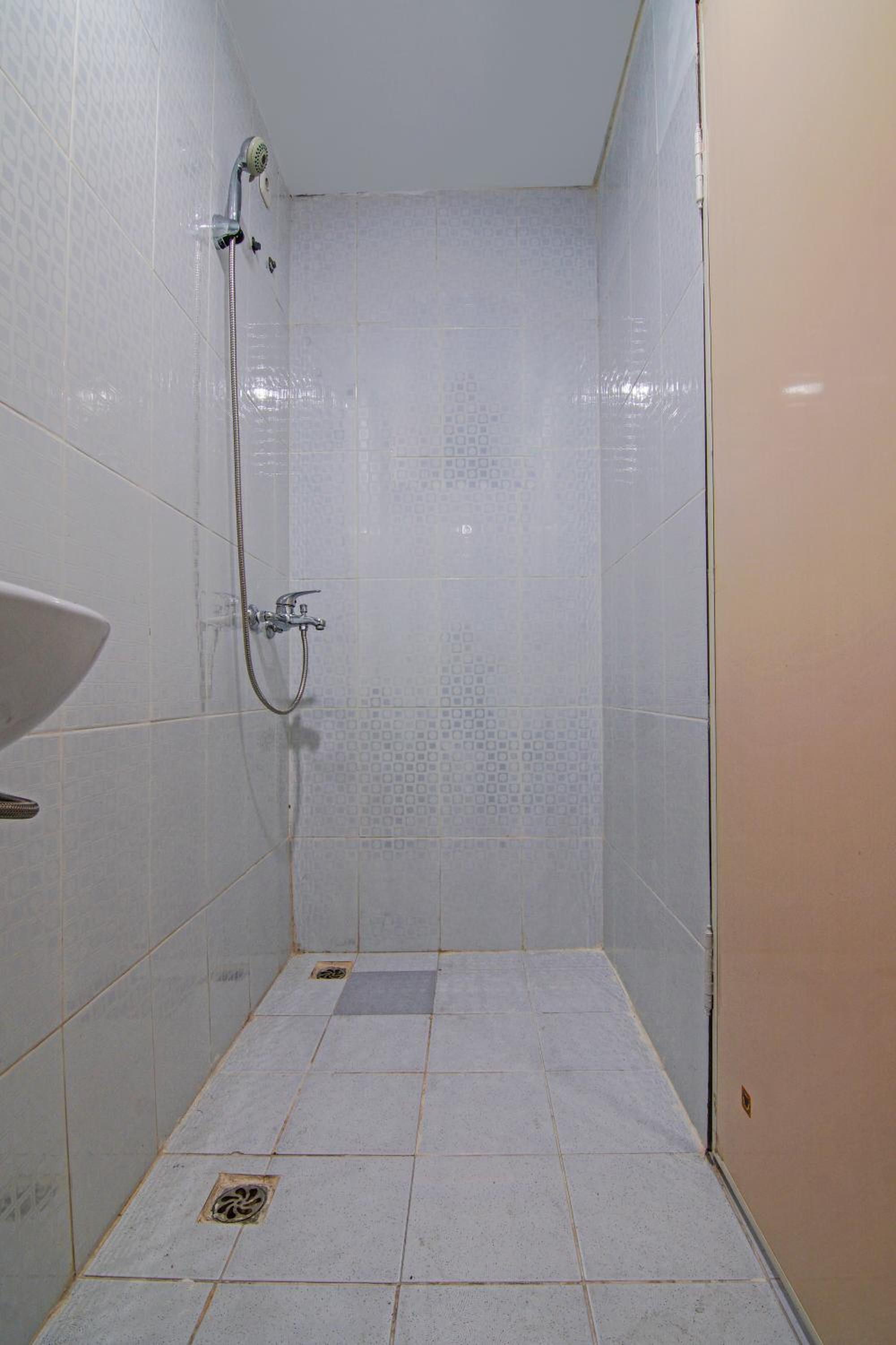 Standard Double Room - Photo 3