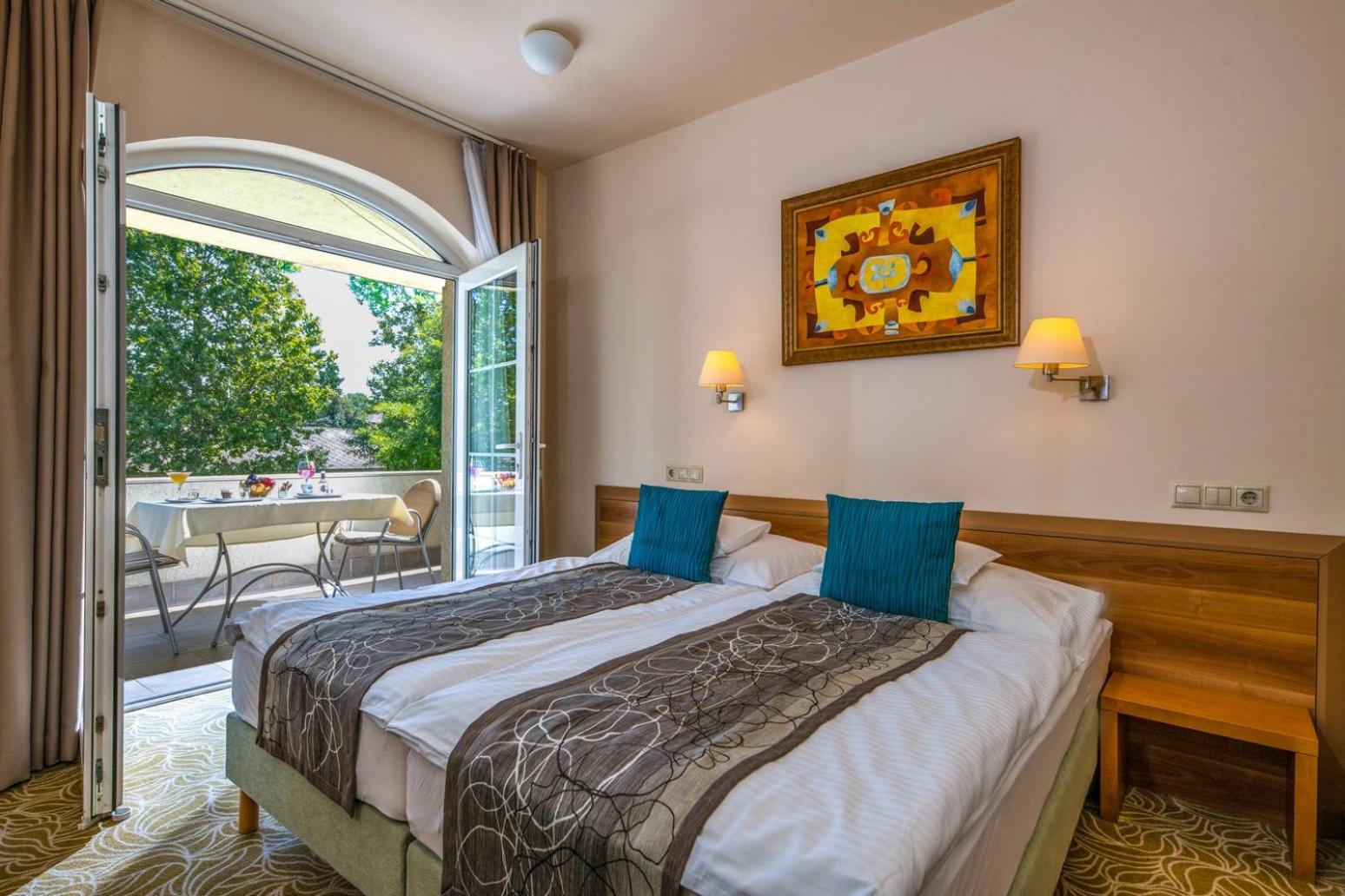 Standard Twin Room - Photo 2