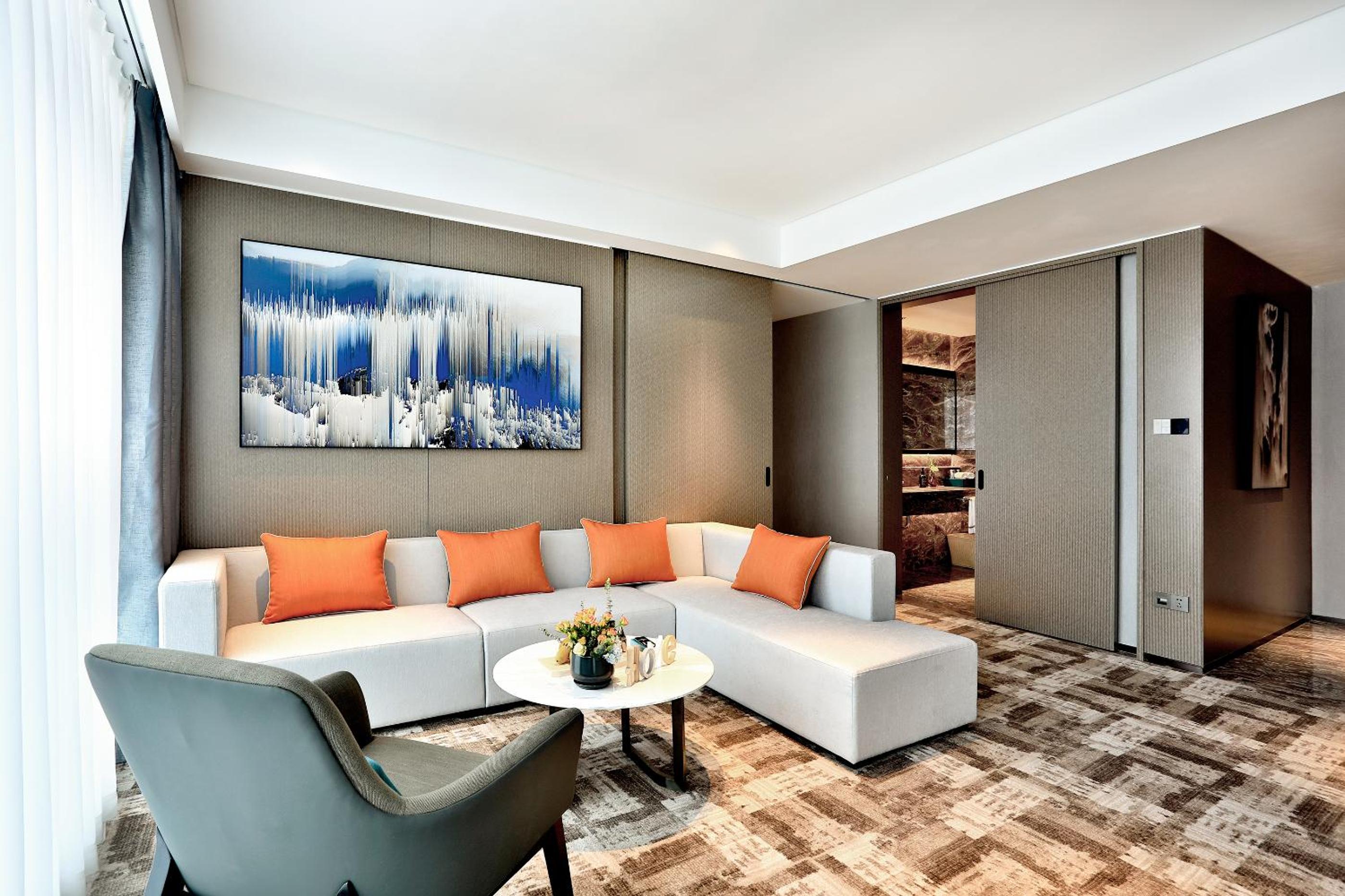 Deluxe Suite photo 3