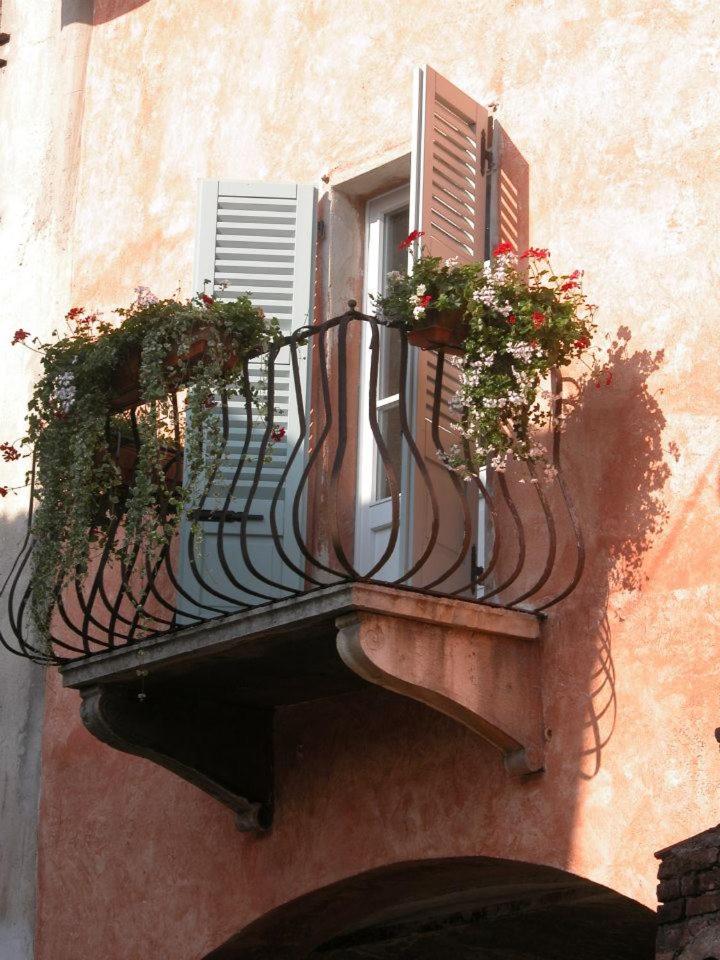 One-Bedroom Apartment with Balcony photo 2