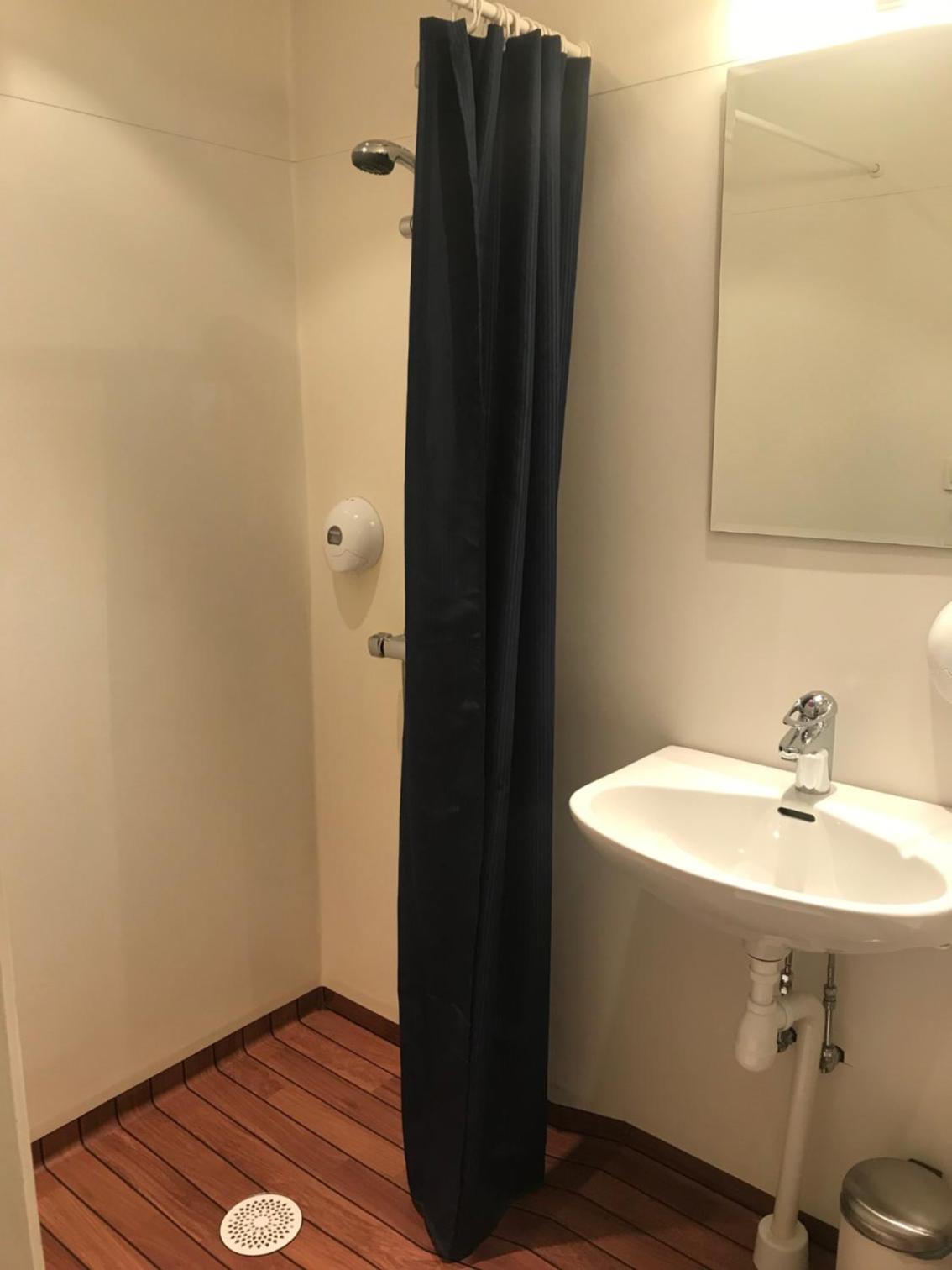 Small Single Room photo 3
