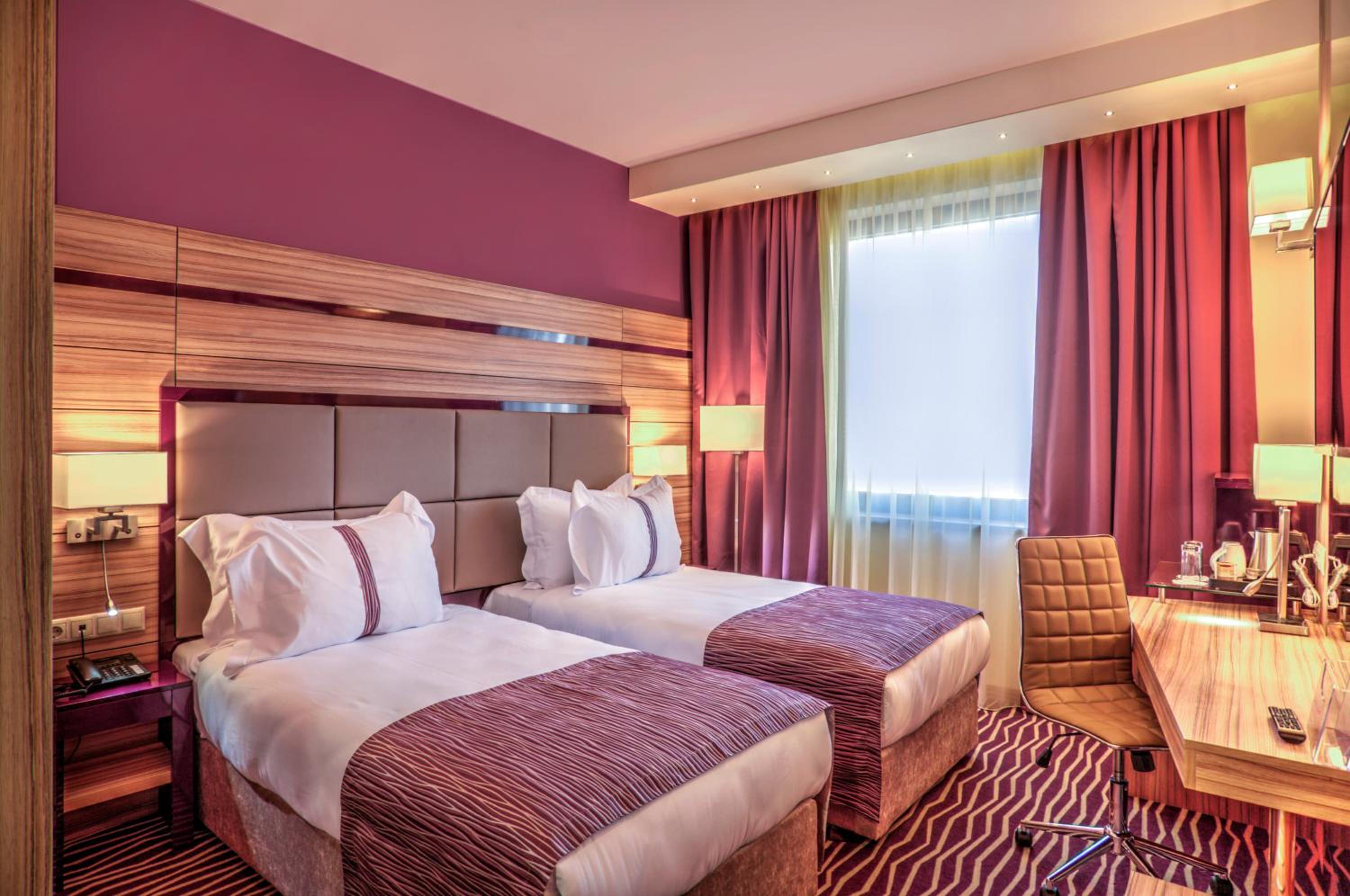 Double or Twin Room - Non-Smoking photo 1