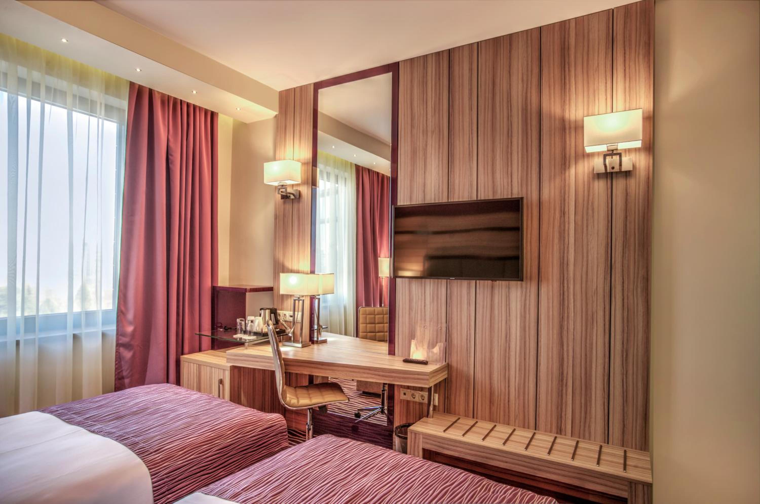 Double or Twin Room - Non-Smoking photo 3