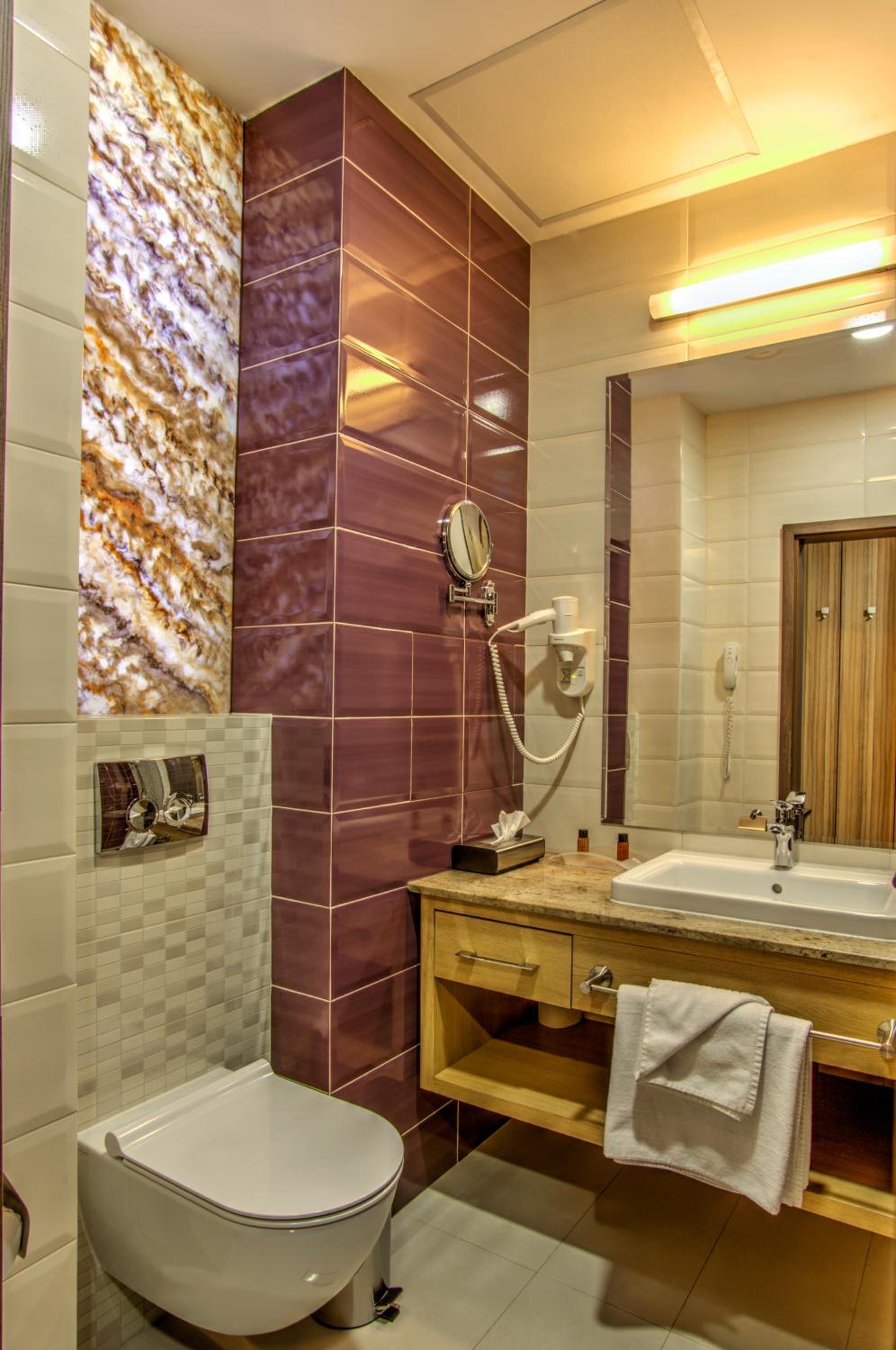 Double or Twin Room - Non-Smoking photo 2