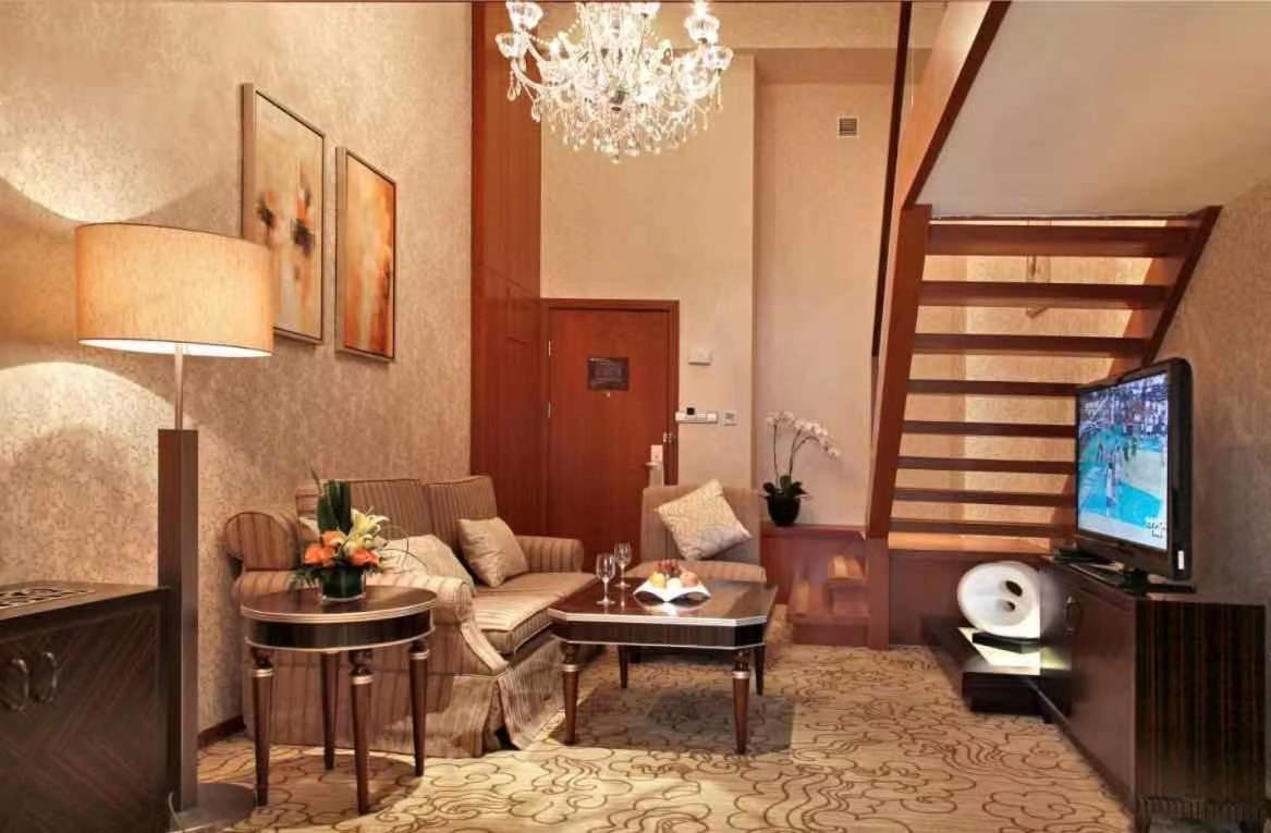 Deluxe Duplex Suite