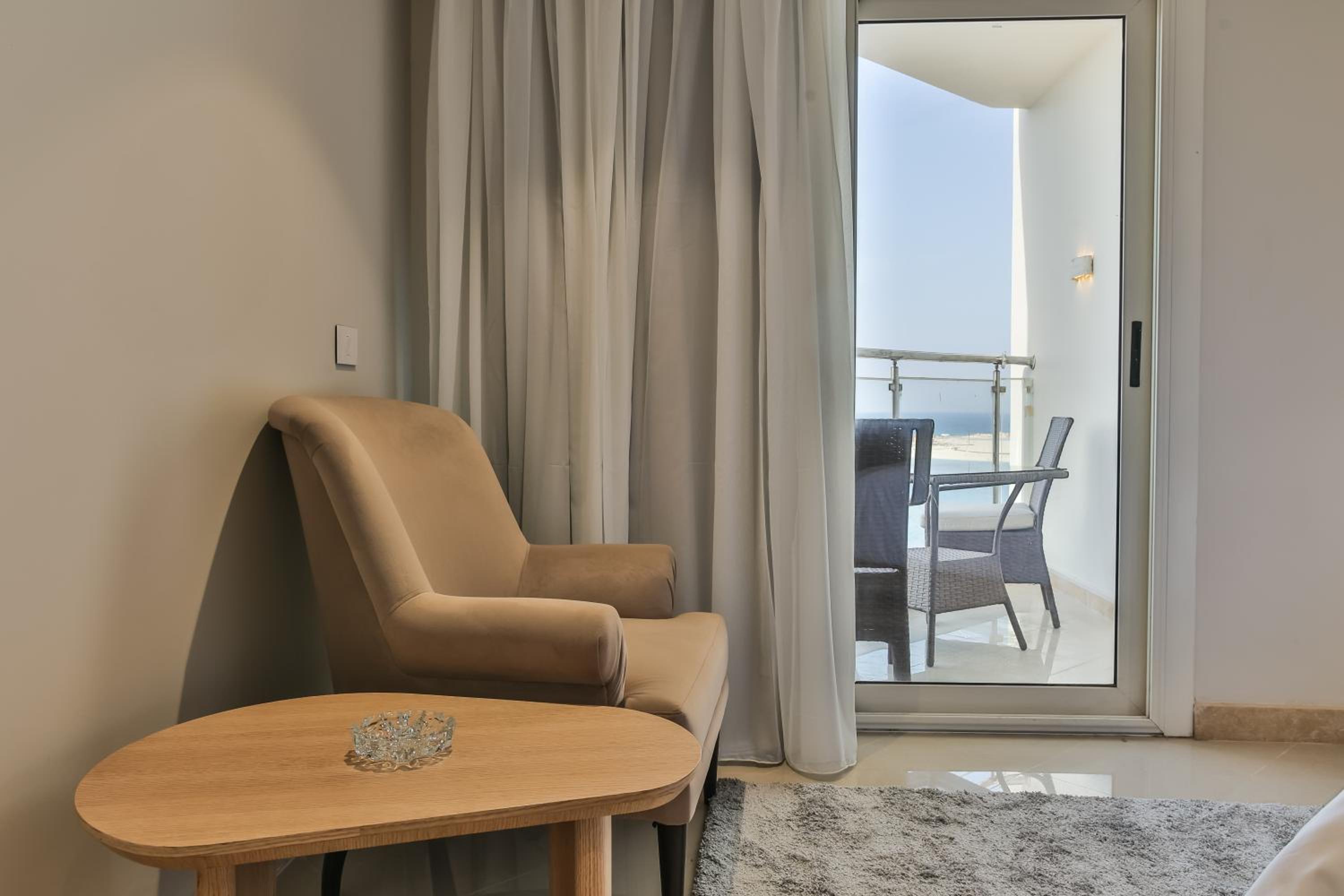 Deluxe Room - Twin Beds - Sea Side View photo 3