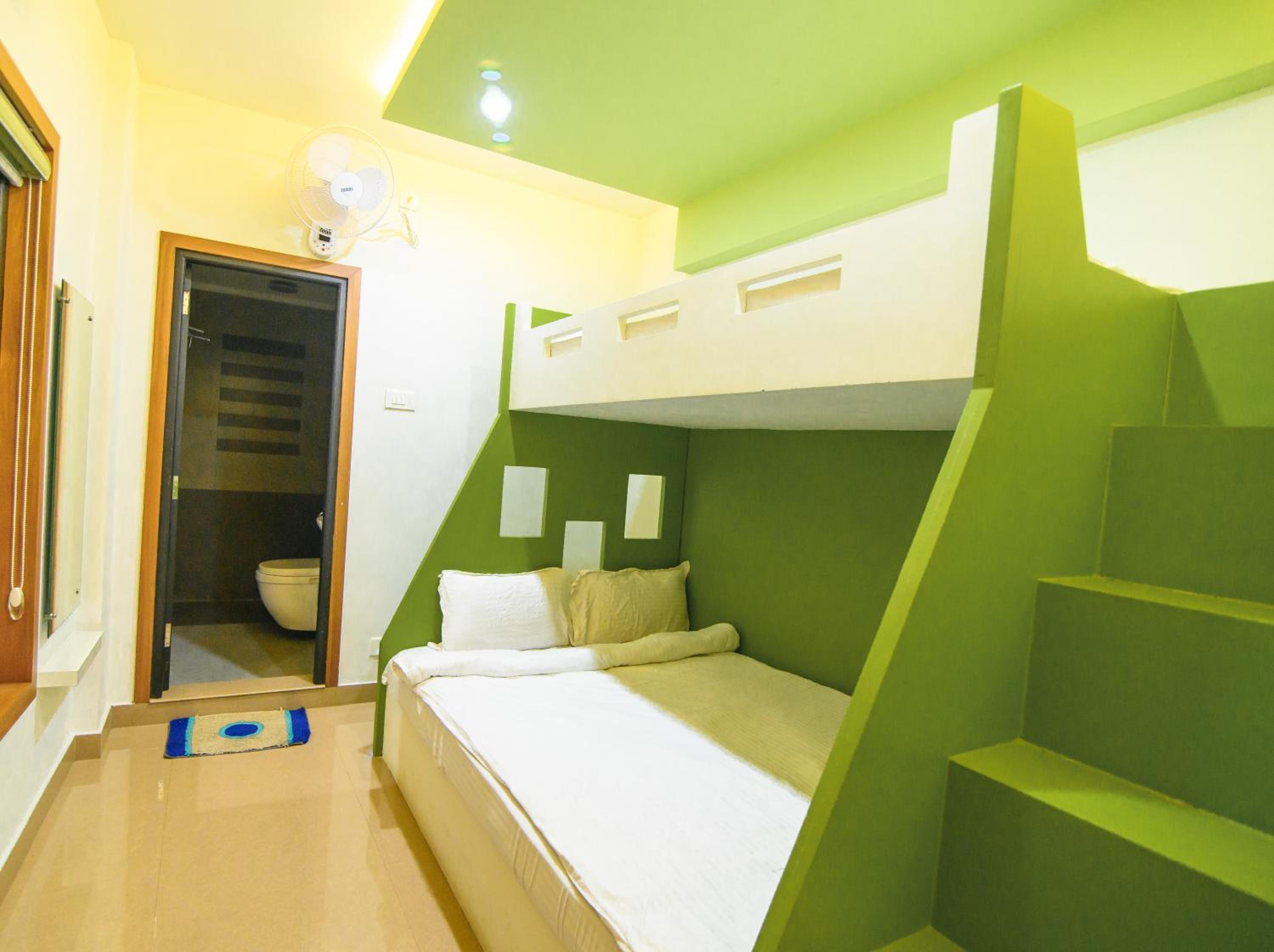 Three-Bedroom Apartment - Photo 5