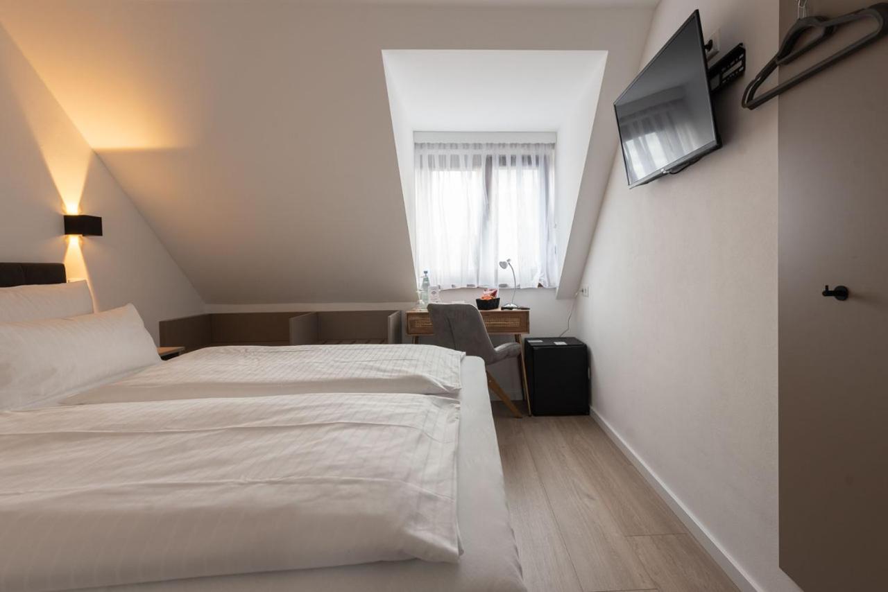 Budget Double Room photo 3